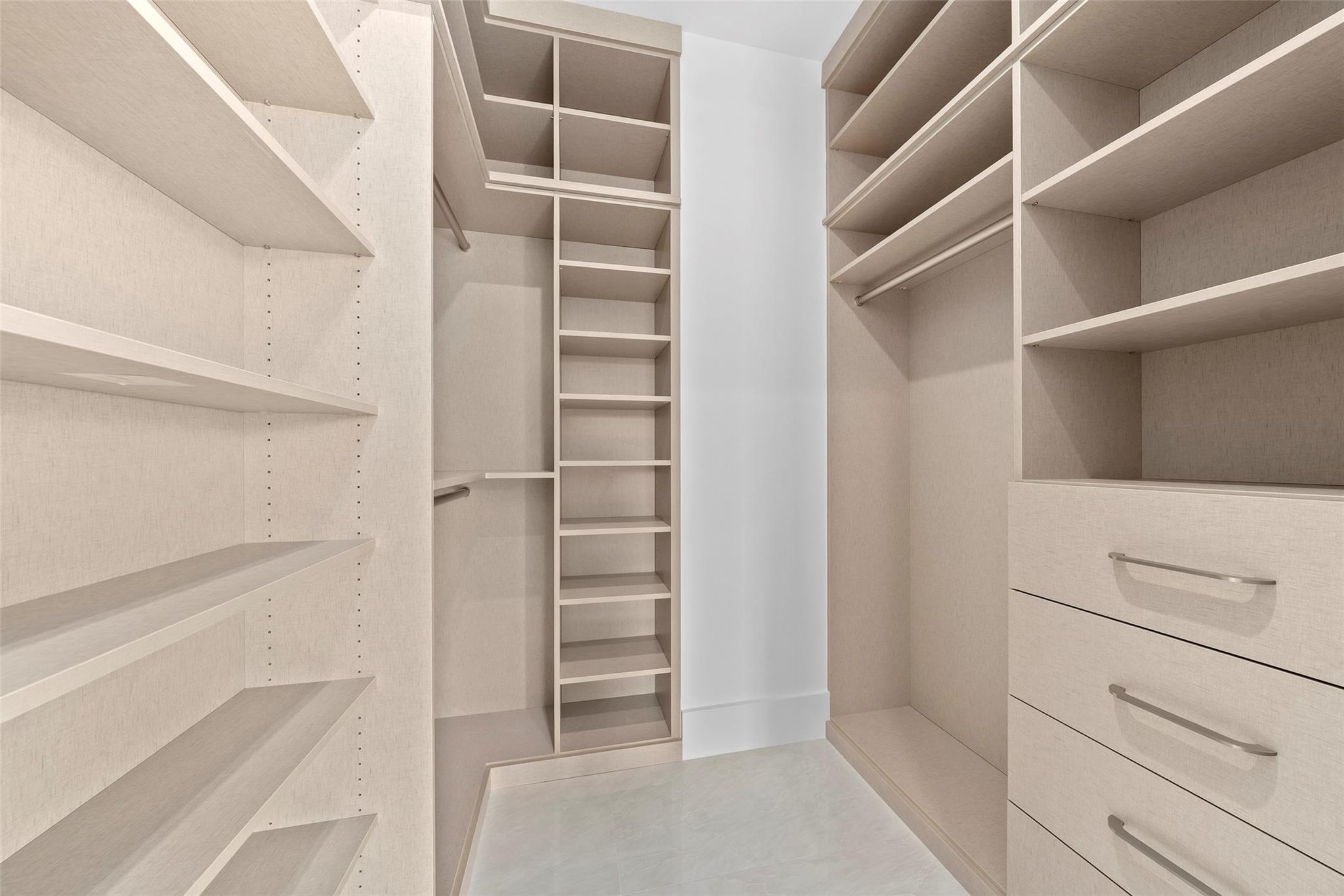 24 Fiesta Way, Fort Lauderdale, FL 33301