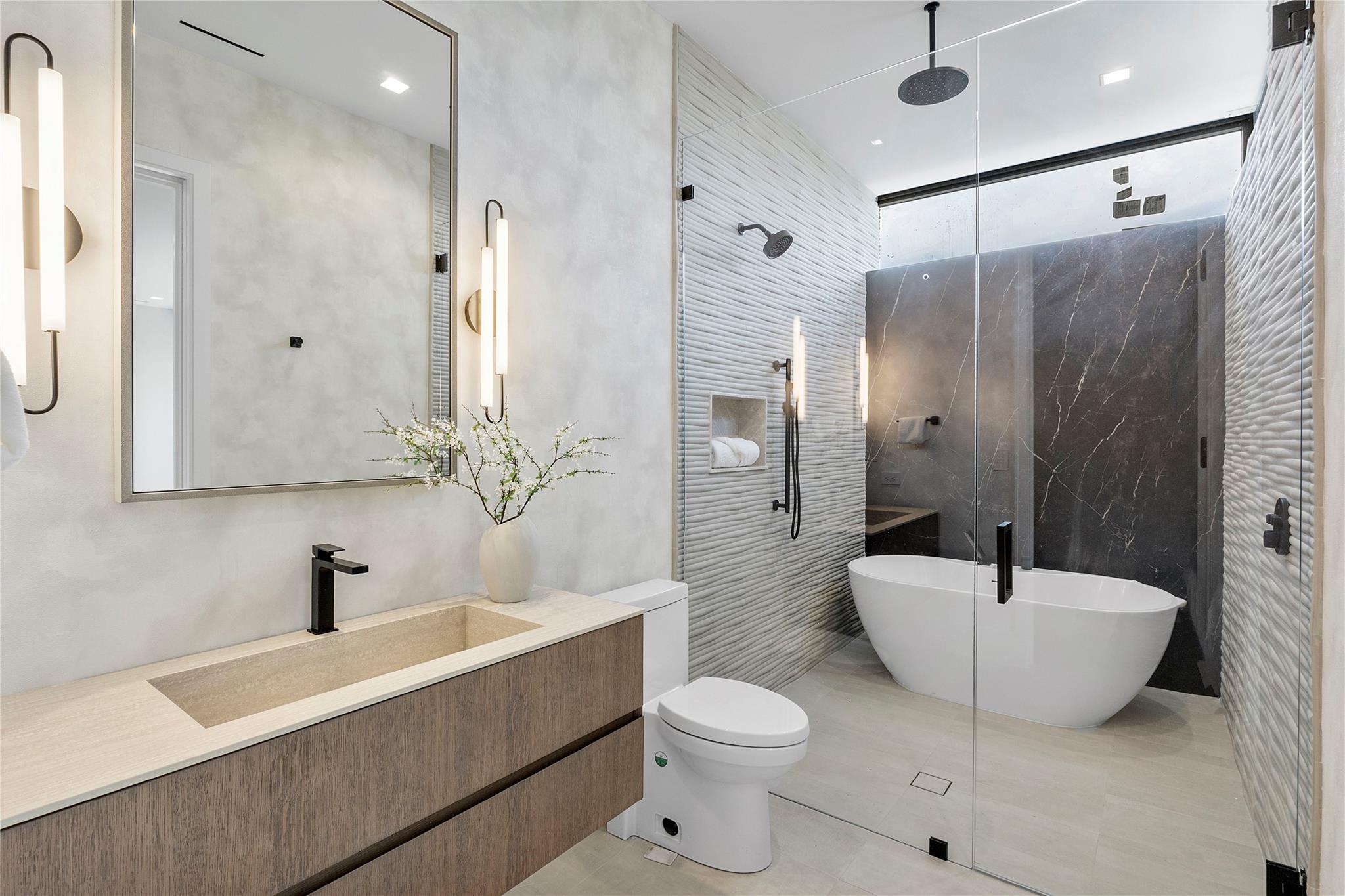 2880 NE 28th Street, Fort Lauderdale, FL 33306