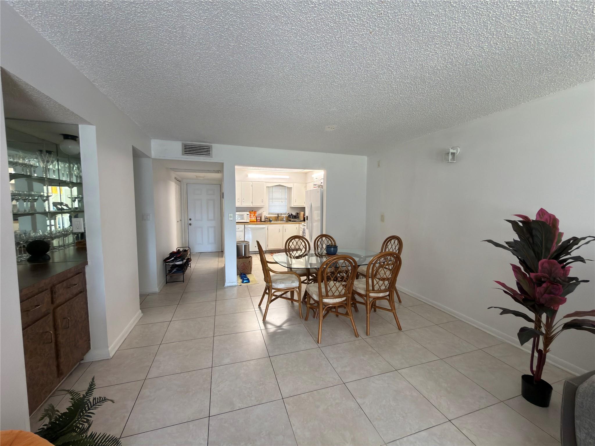 9440 SW 8 Street 208, Boca Raton, FL 33428