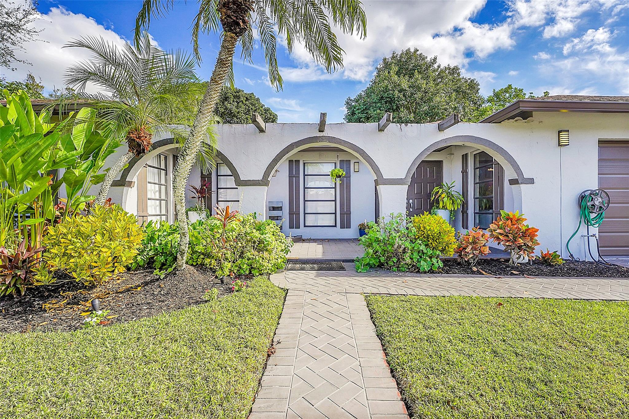 Photo for 1618 The 12th Fairway, Wellington, FL 33414 - Listing #FX-10486830 1618 The 12th Fairway, Wellington, FL 33414