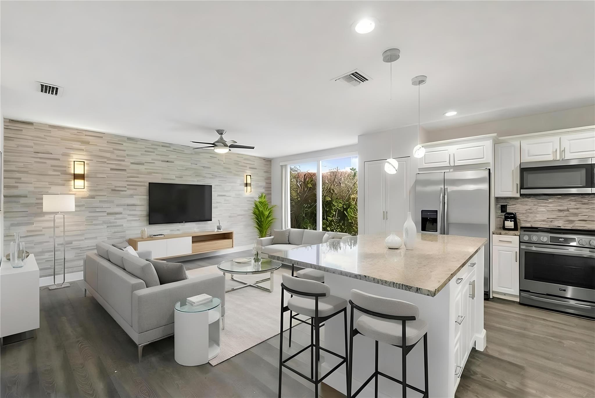 11571 NW 4th Mnr, Coral Springs, FL 33071