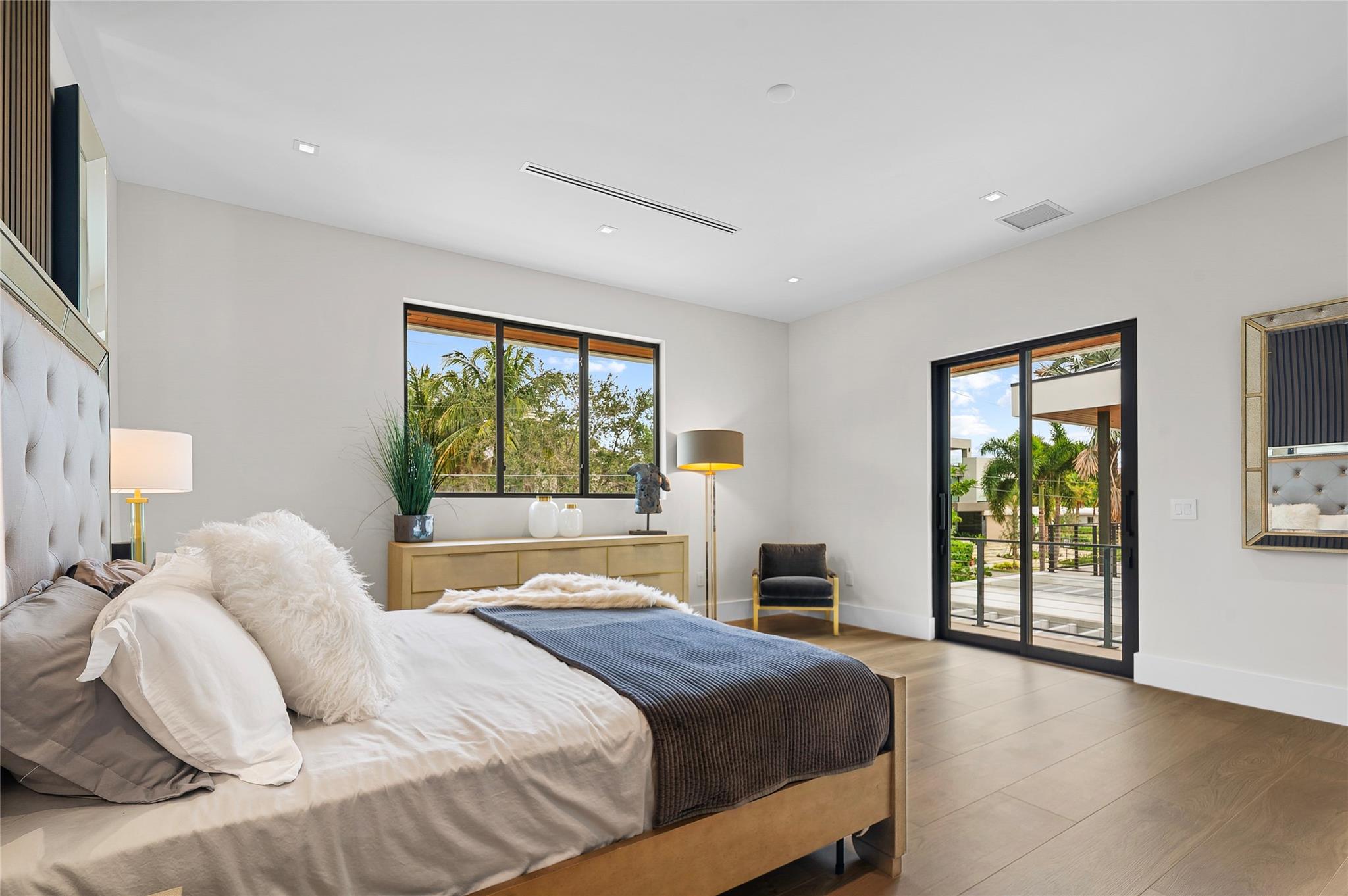 1957 Harbourview Drive, Fort Lauderdale, FL 33316