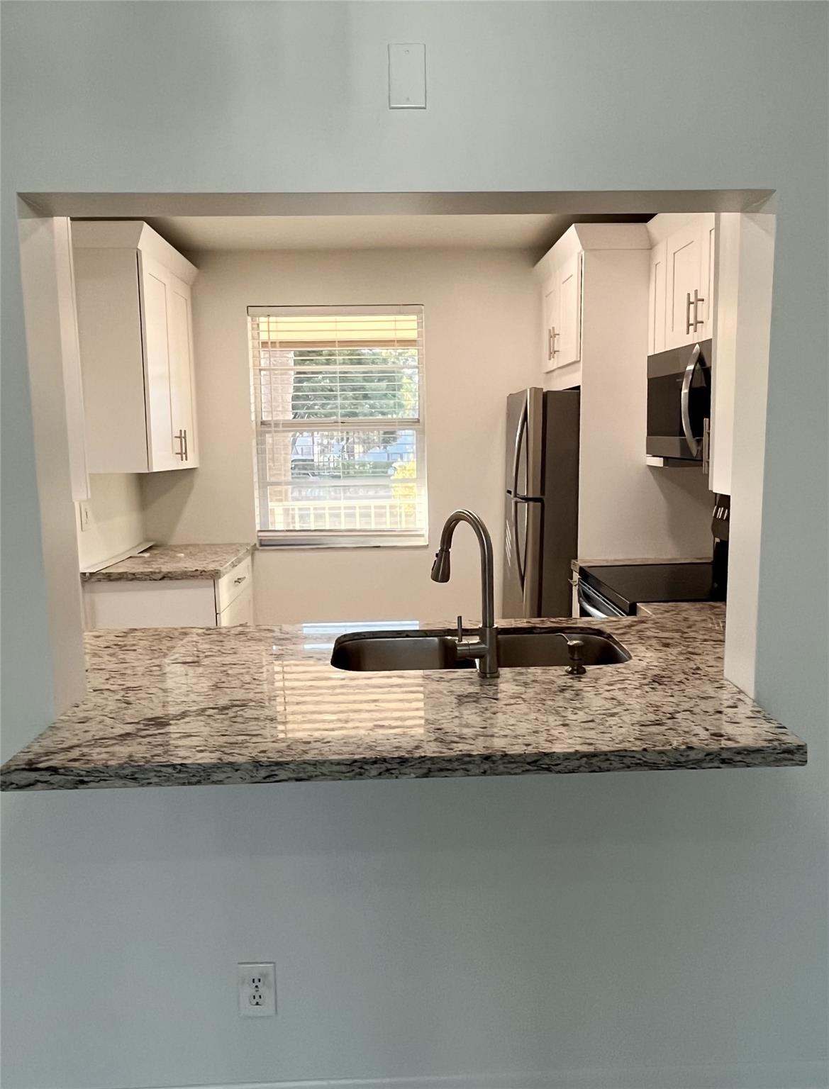 2423 NW 89th Drive 111, Coral Springs, FL 33065