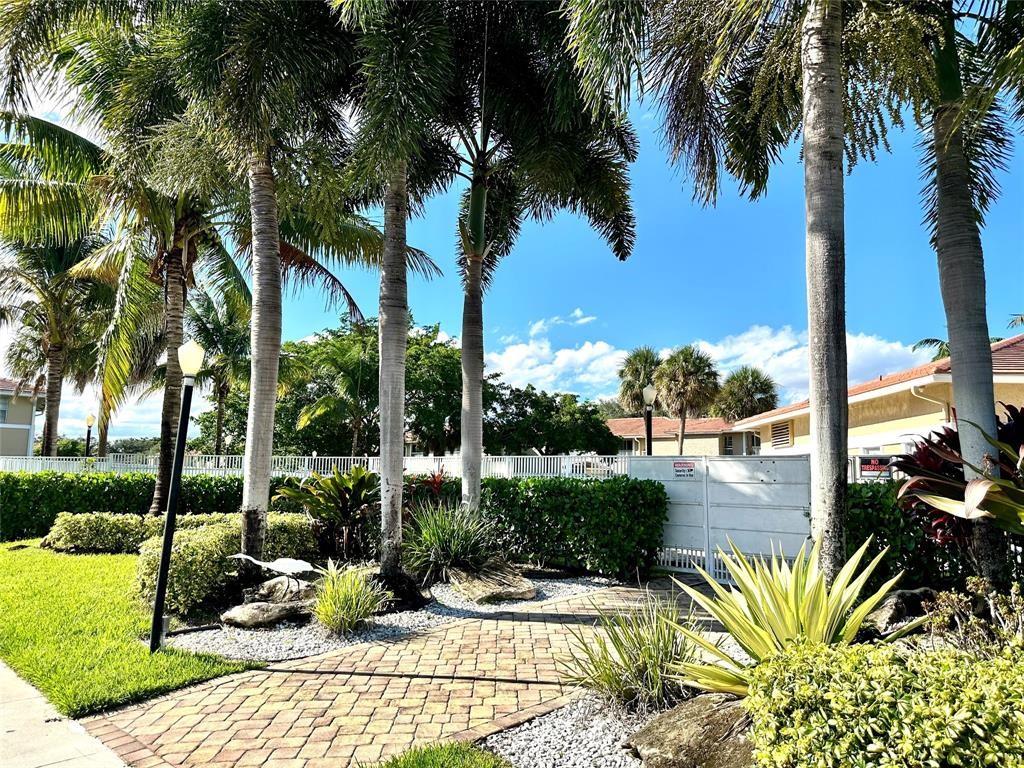 9911 Twin Lakes Drive 26-N, Coral Springs, FL 33071