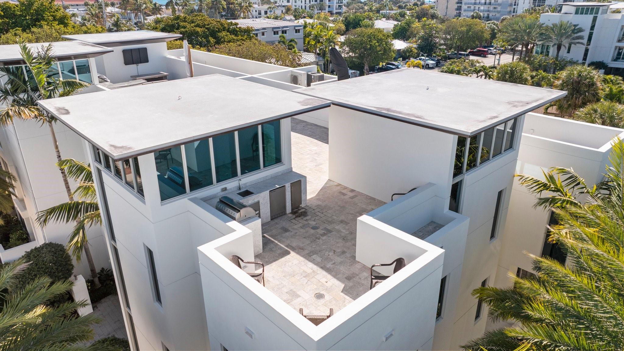 Sweeping 360 views from large rooftop terrace