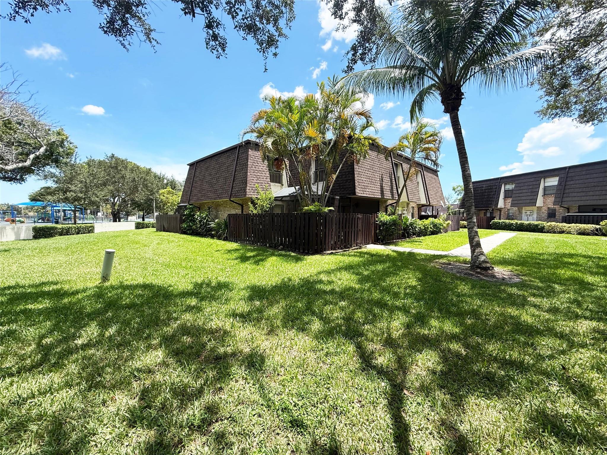 2561 NW 99th Avenue, Coral Springs, FL 33065