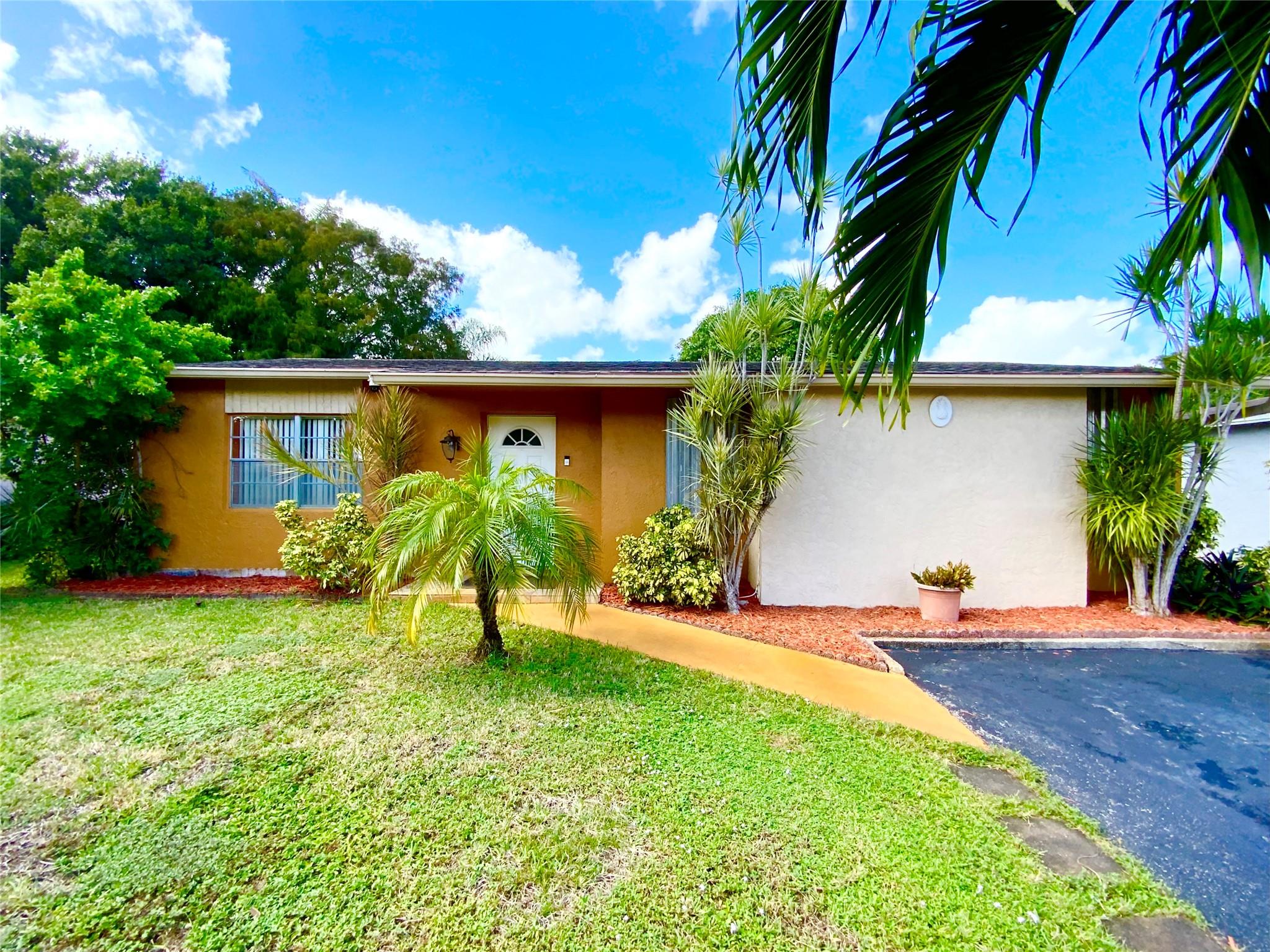 Photo for 406 SW 80th Terrace, North Lauderdale, FL 33068 - listing #FX-10533823 406 SW 80th Terrace, North Lauderdale, FL 33068