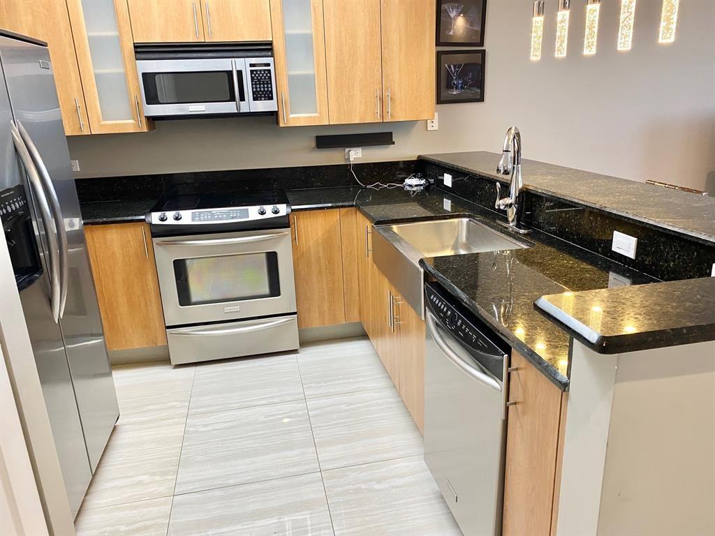 Photo for 2631 NE 14th Avenue, 302 302, Wilton Manors, FL 33334 - listing #FX-10537028 2631 NE 14th Avenue, 302 302, Wilton Manors, FL 33334