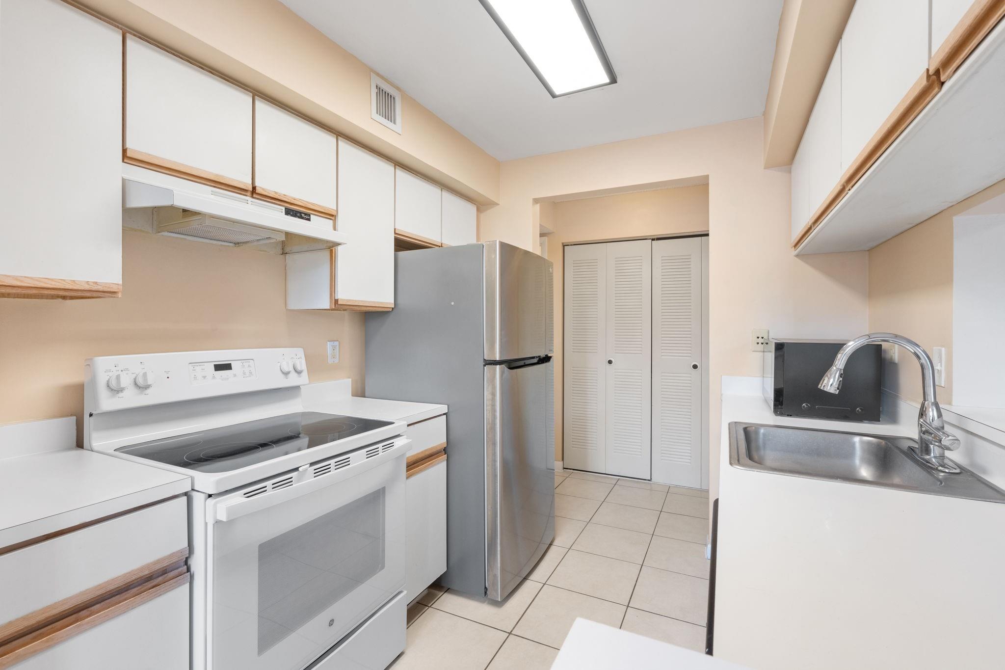 9977 Westview Drive 122, Coral Springs, FL 33076