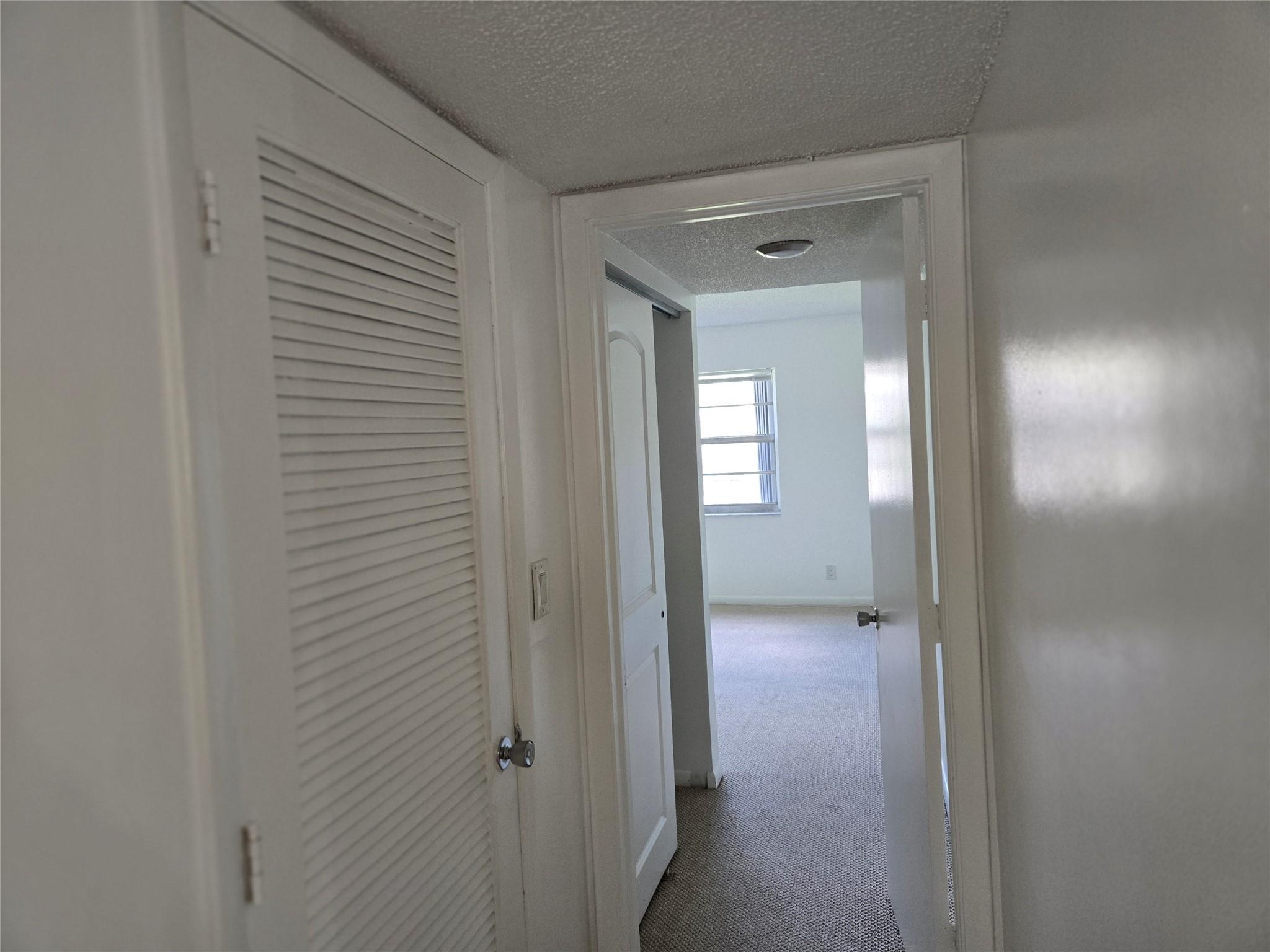 1100 NW 87th Avenue, Coral Springs, FL 33071