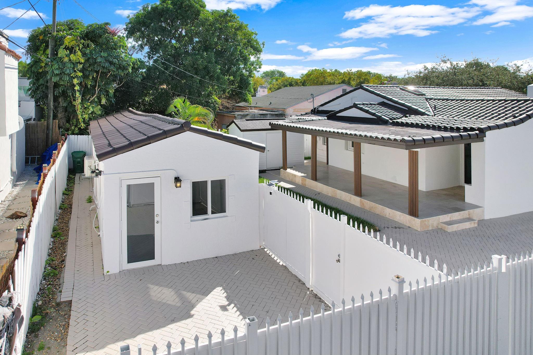 2291 SW 17th Street, Miami, FL 33145