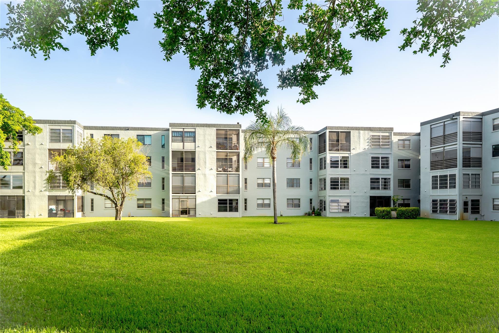 Photo for 9440 SW 8th Street, 207, Boca Raton, FL 33428 - Listing #FX-10517135 9440 SW 8th Street, 207, Boca Raton, FL 33428