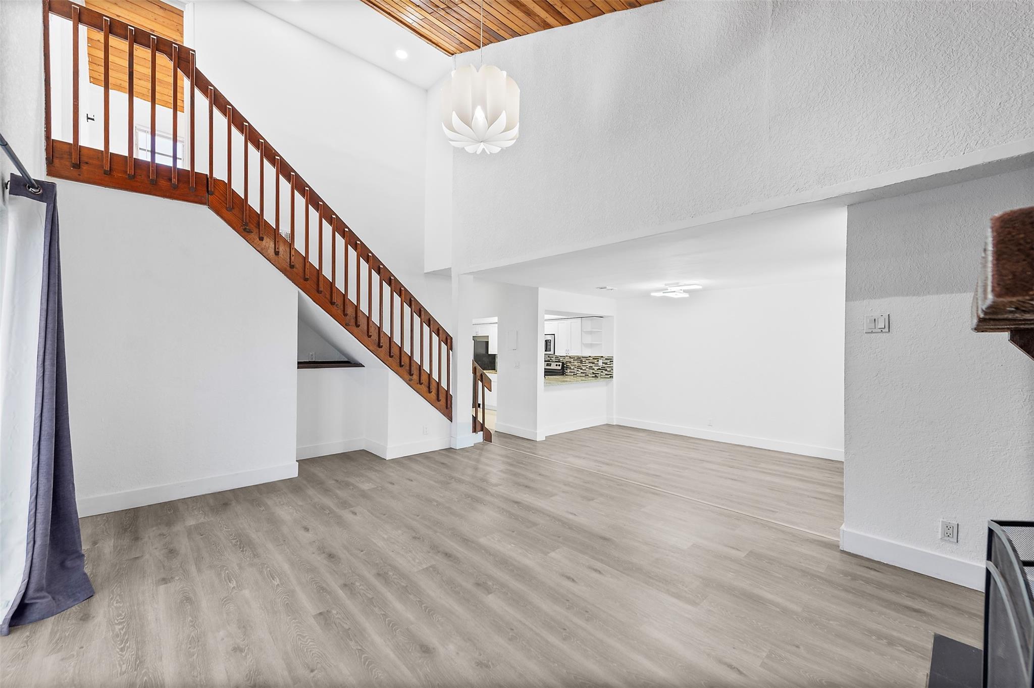 3951 Coral Springs Drive 21, Coral Springs, FL 33065