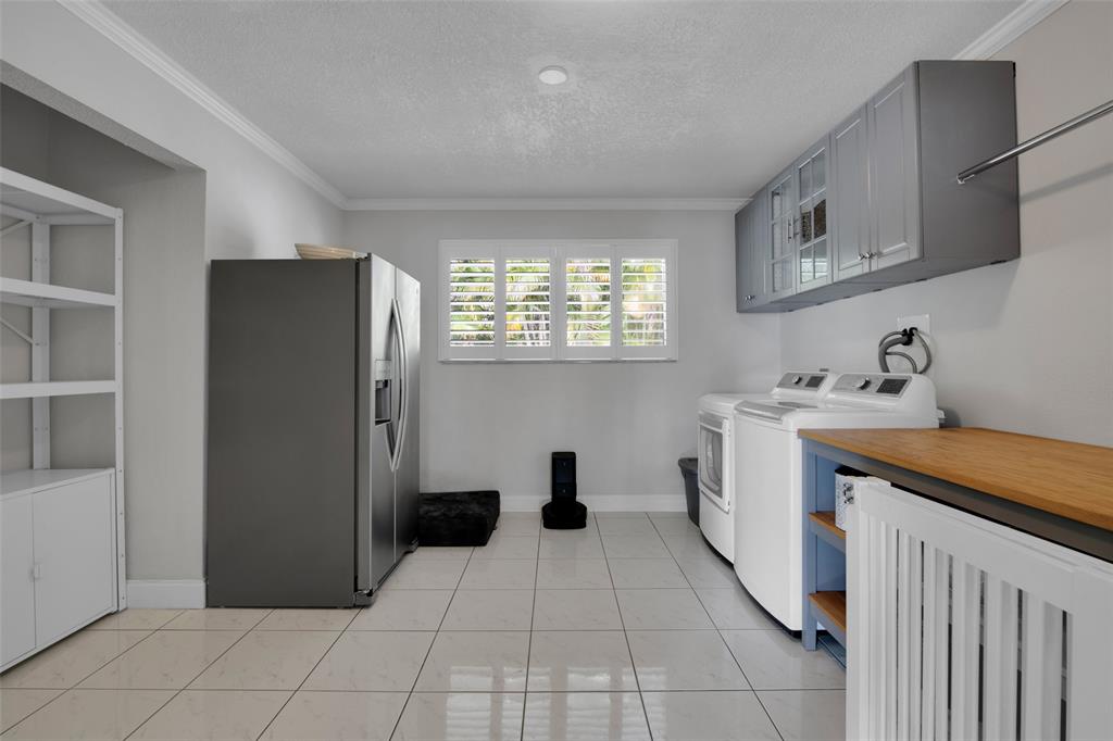 Photo for 5880 SW 19th Street, Plantation, FL 33317 - Listing #FX-10436185 5880 SW 19th Street, Plantation, FL 33317