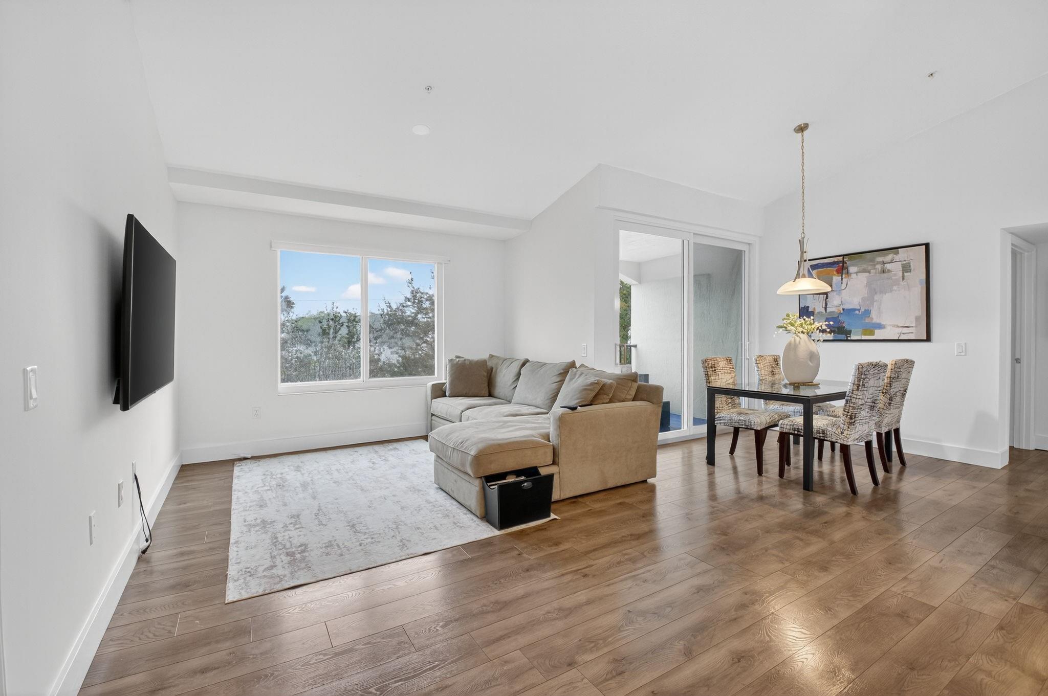 Photo for 224 Villa Circle 224, Boynton Beach, FL 33435 - listing #FX-10555213 This beautifully updated 3 bed, 2 bath fully furnished condo is a must see!