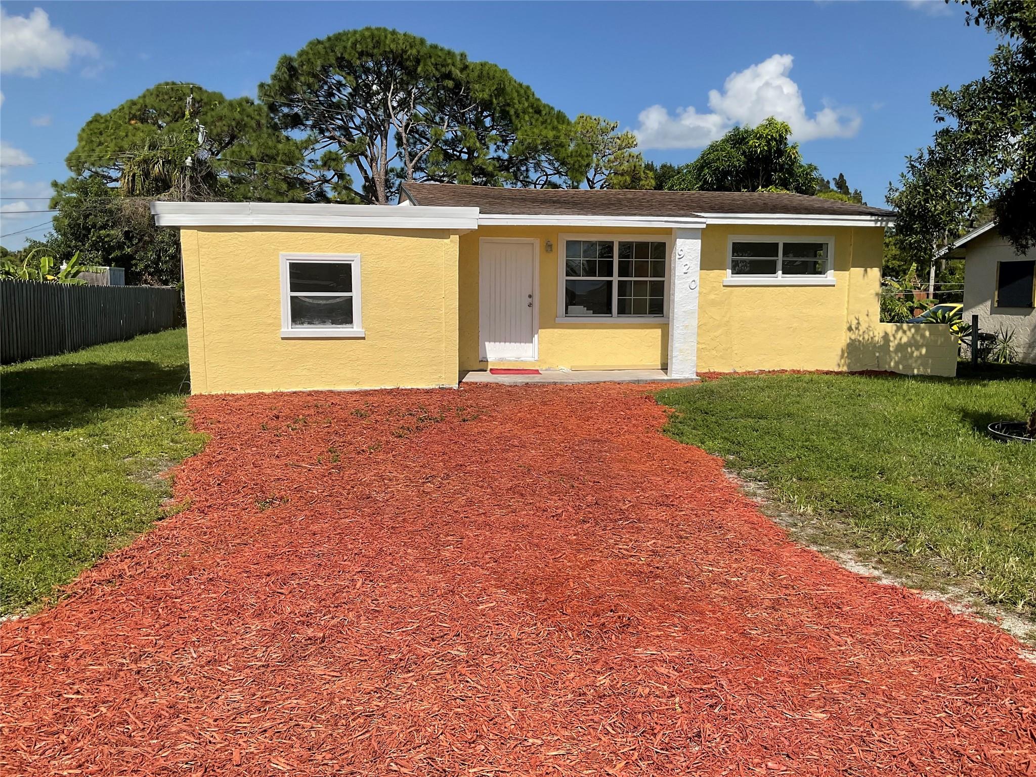 Photo for 920 Revels Lane, Fort Pierce, FL 34982 - listing #FX-10533432 920 Revels Lane, Fort Pierce, FL 34982