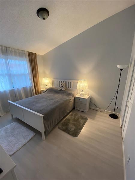 21135 Helmsman Drive O12, Miami, FL 33180