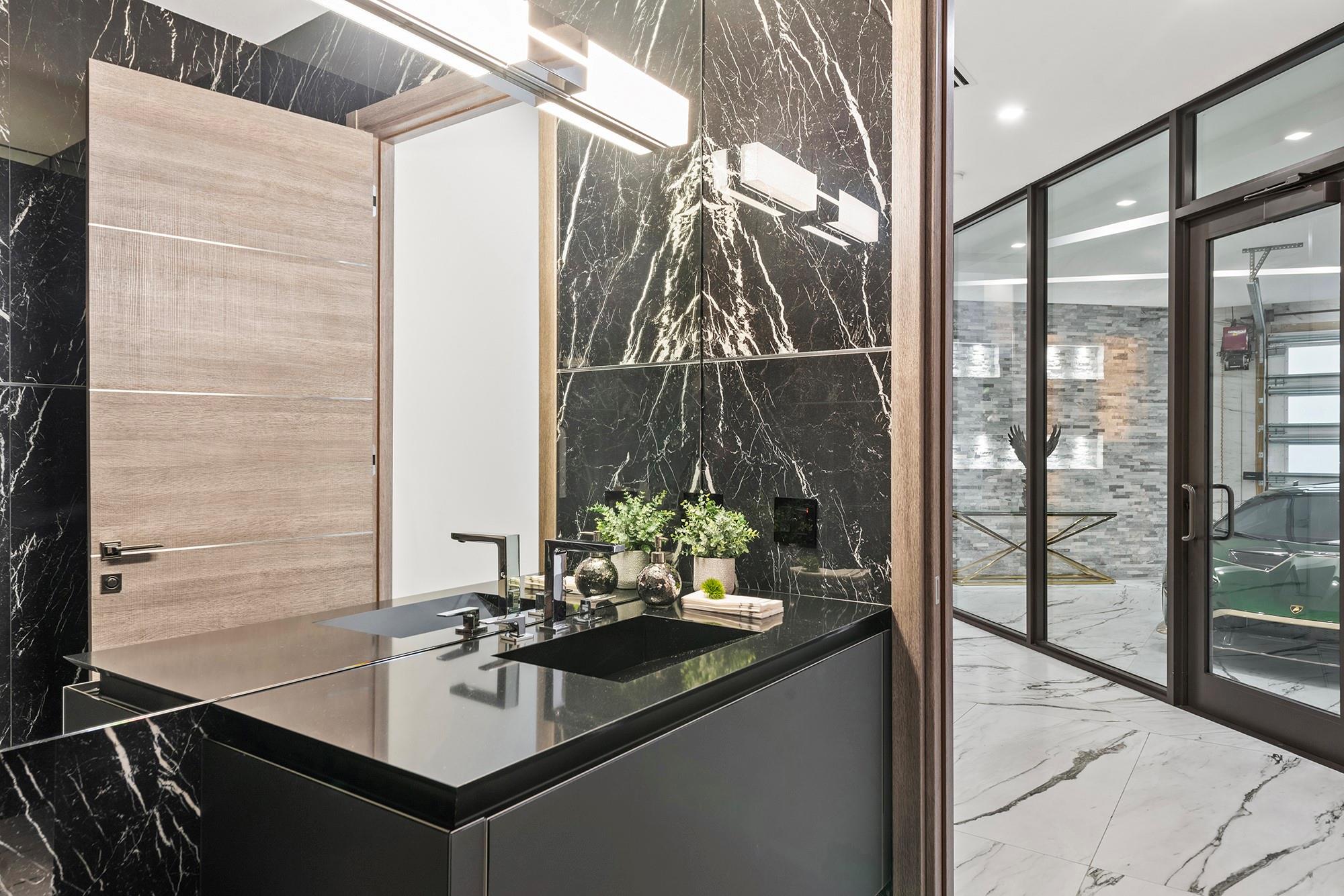 4041 Country Club Lane, Fort Lauderdale, FL 33308