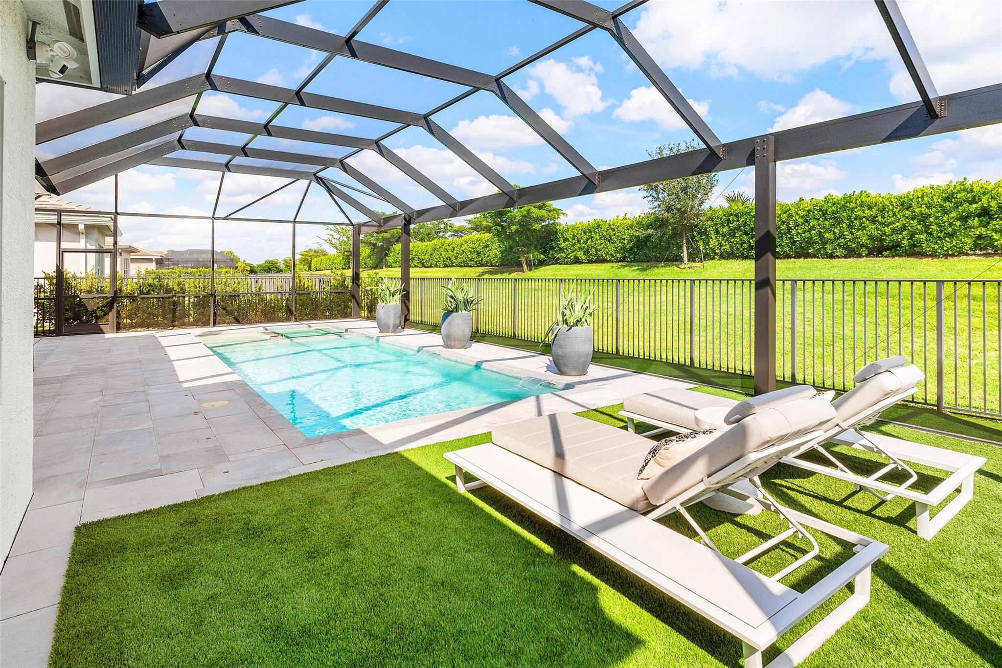 Screened/Fenced Patio/Pool