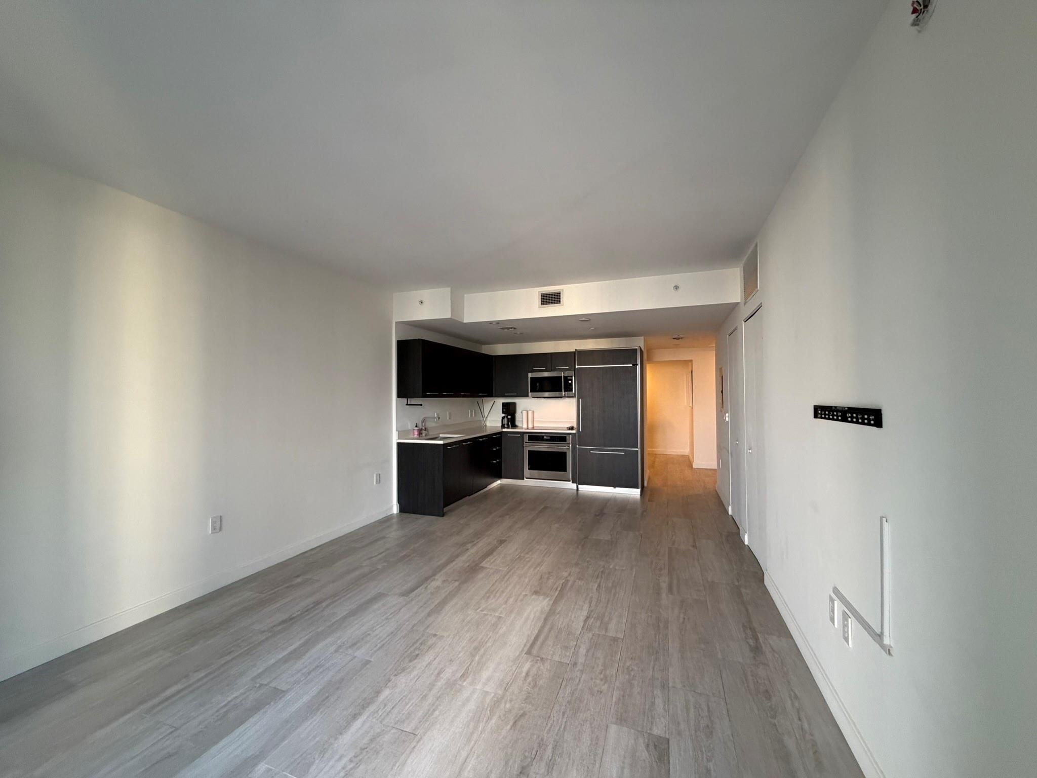 45 SW 9th Street 3110, Miami, FL 33130