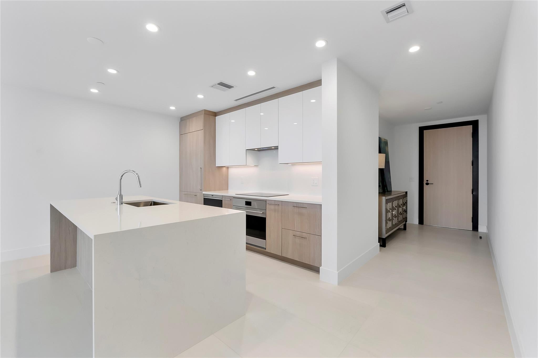 153 Seabreeze Boulevard 1203, Fort Lauderdale, FL 33304