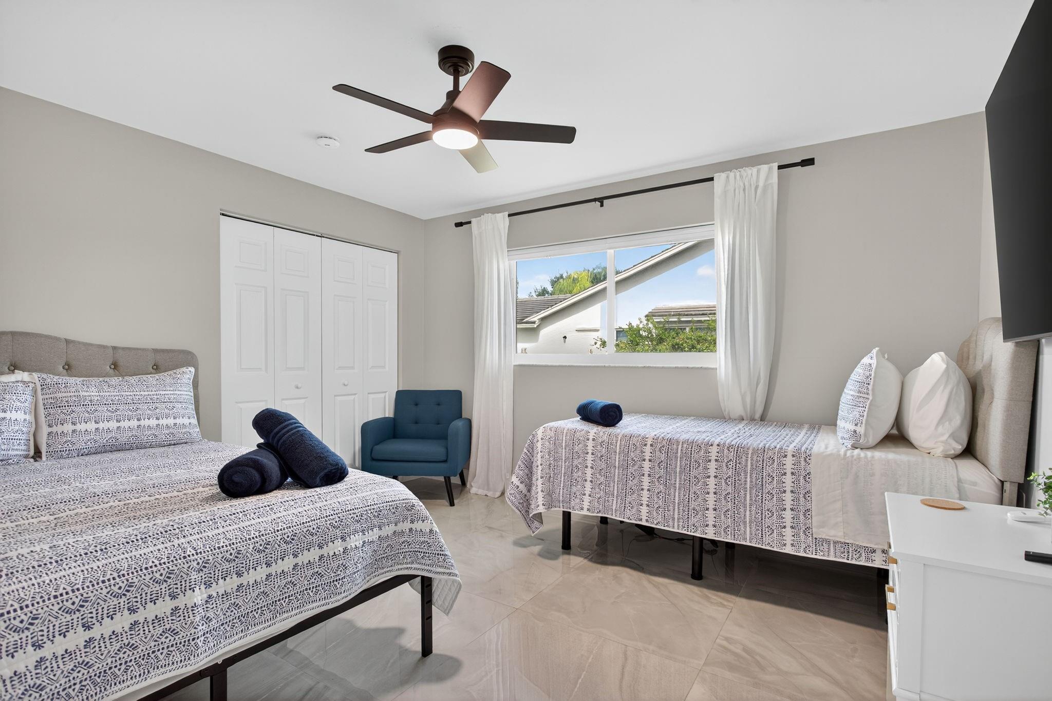 2421 NW 114th Avenue, Coral Springs, FL 33065