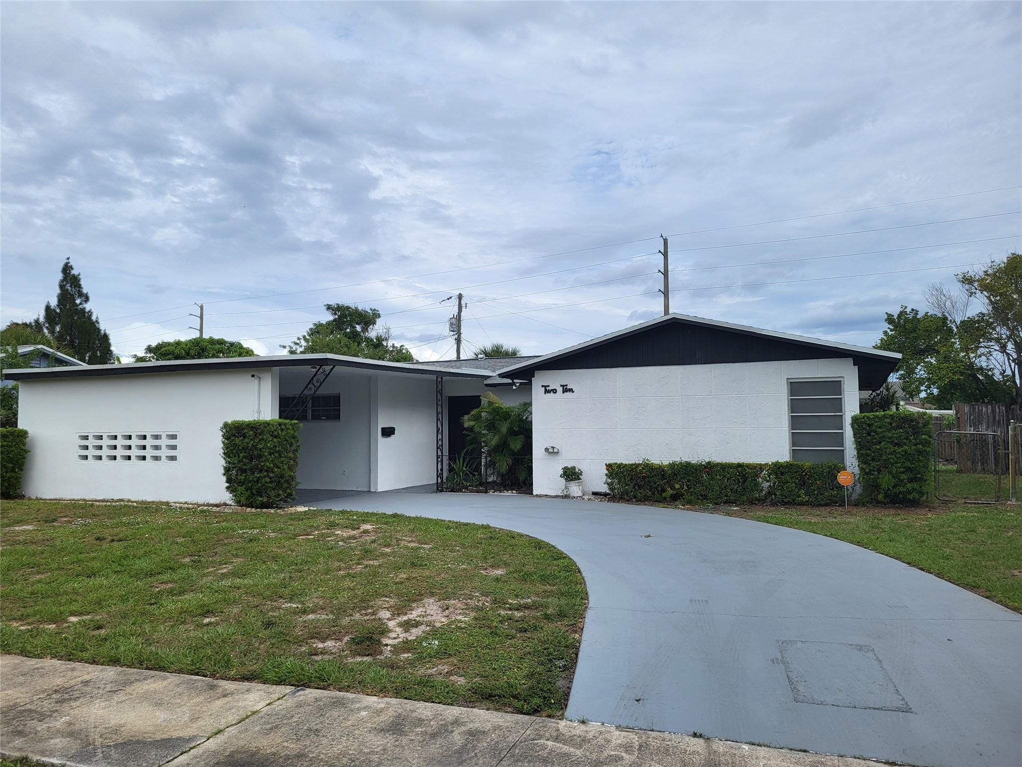 Photo for 210 W 23rd Street, Riviera Beach, FL 33404 - listing #FX-10535976 210 W 23rd Street, Riviera Beach, FL 33404