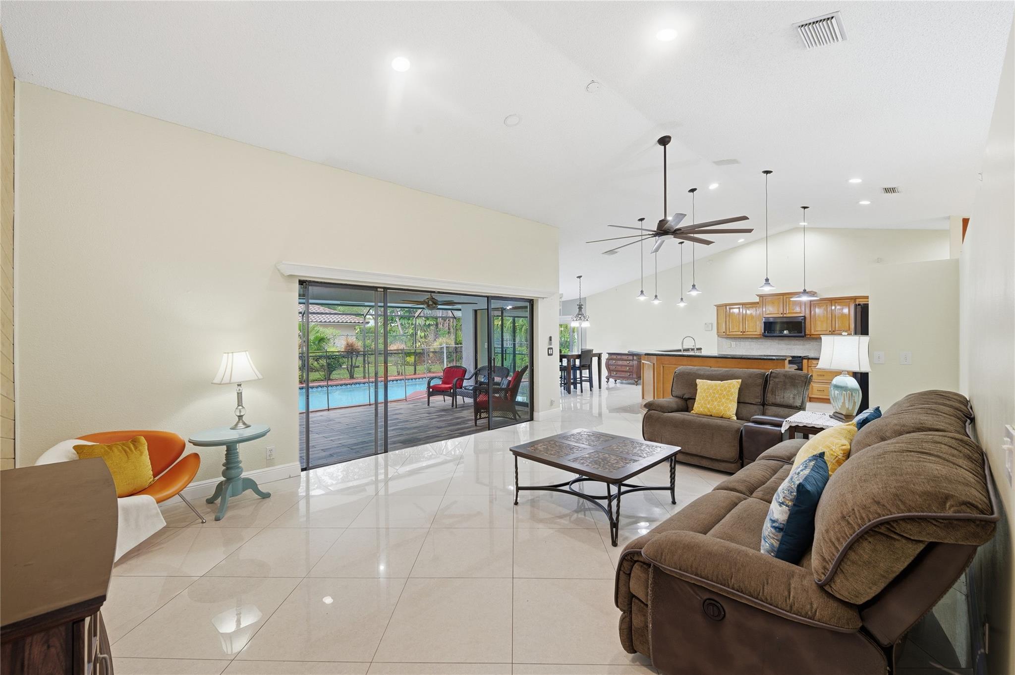 10949 NW 1st Mnr, Coral Springs, FL 33071