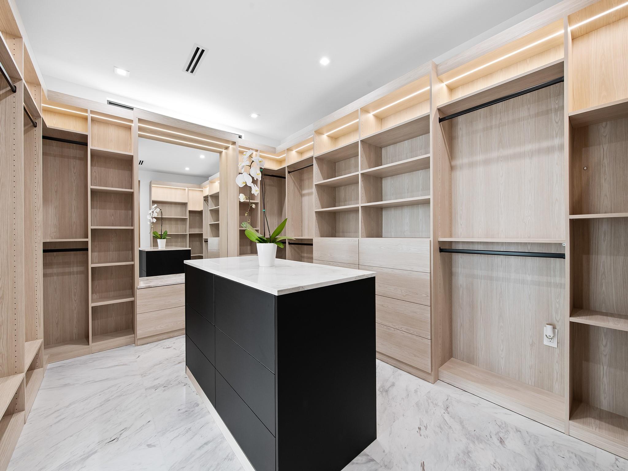 111 Fiesta Way, Fort Lauderdale, FL 33301