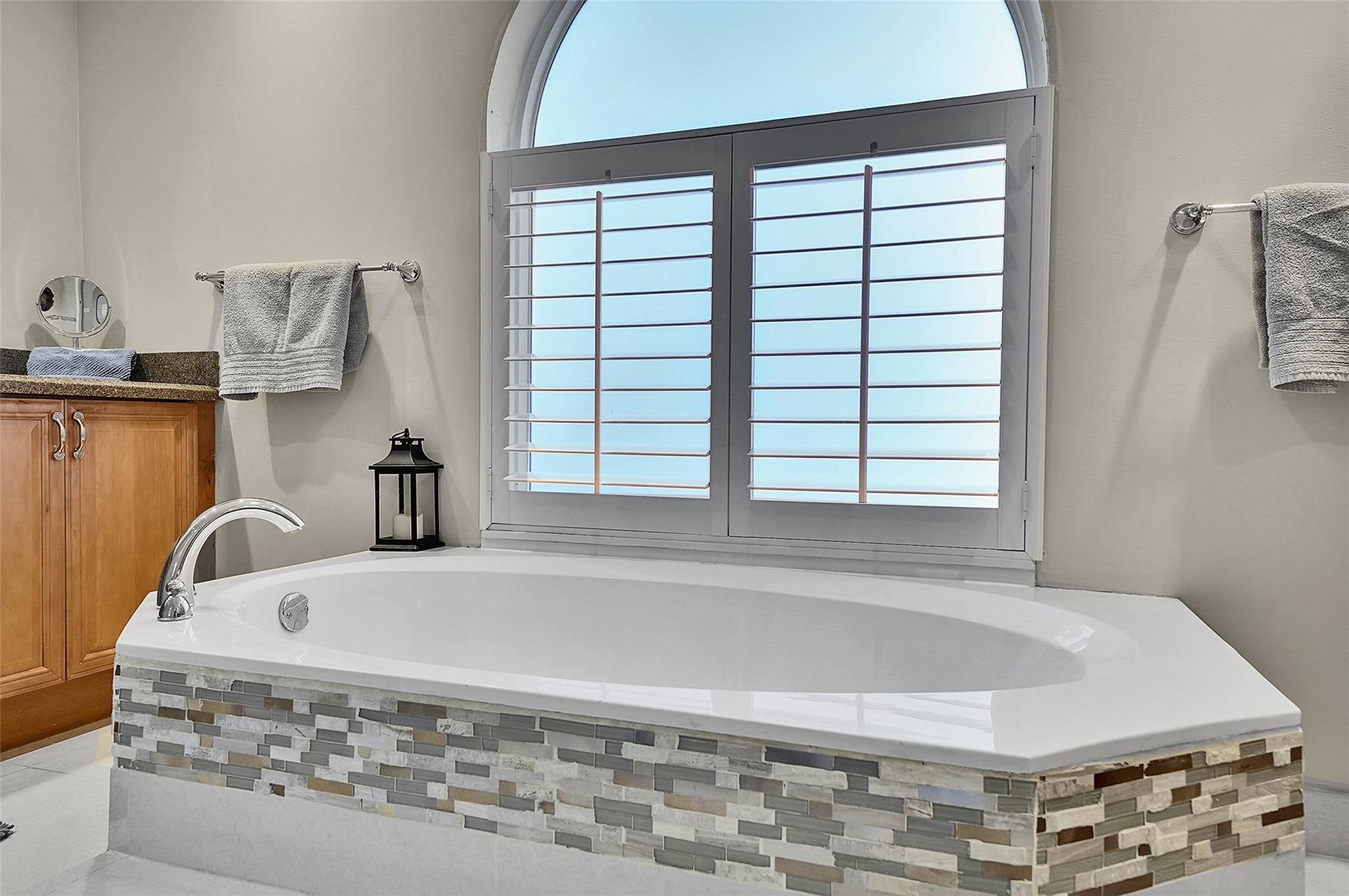 4983 NW 107th Avenue, Coral Springs, FL 33076