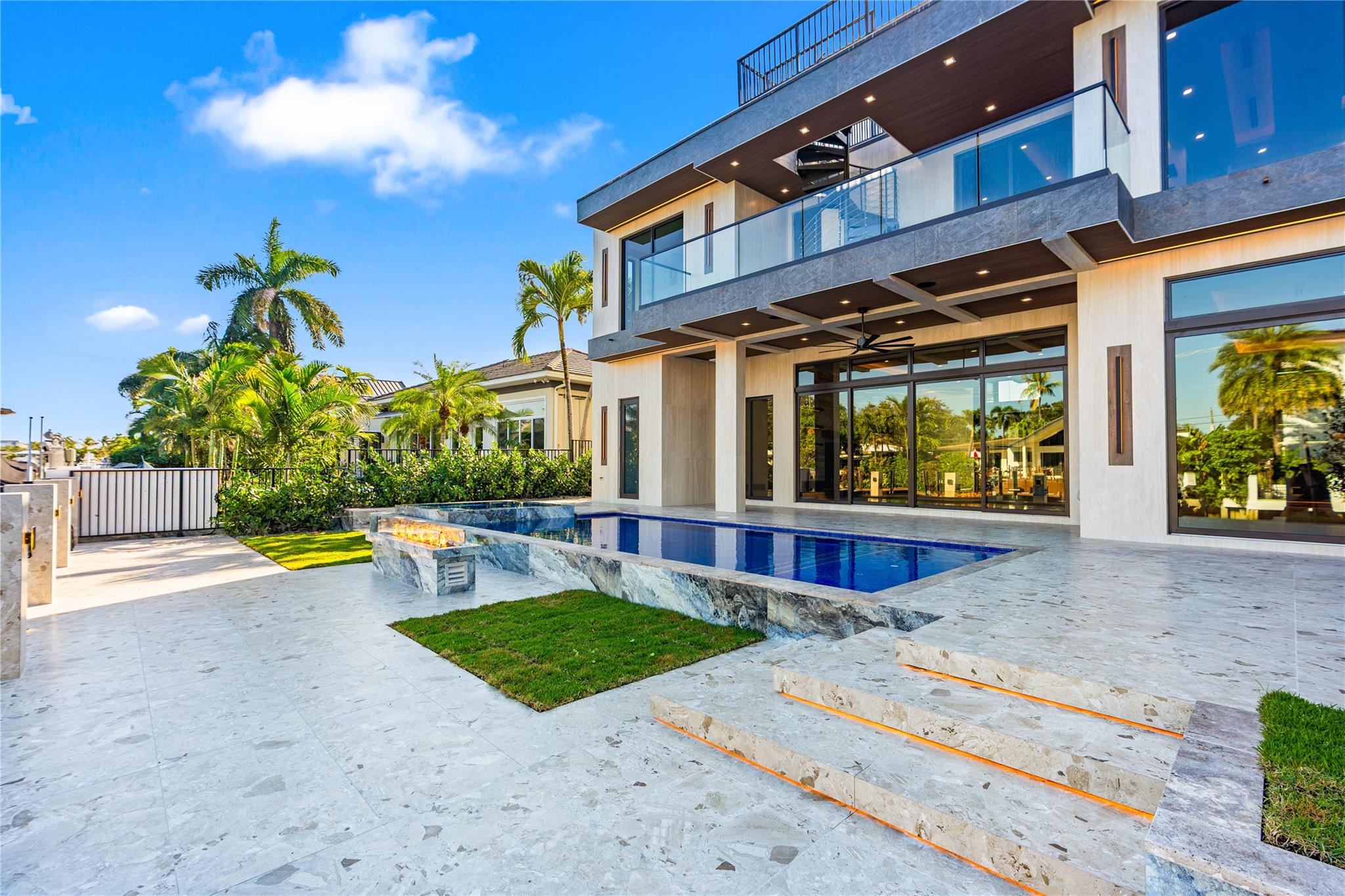 2441 NE 48th Court, Lighthouse Point, FL 33064