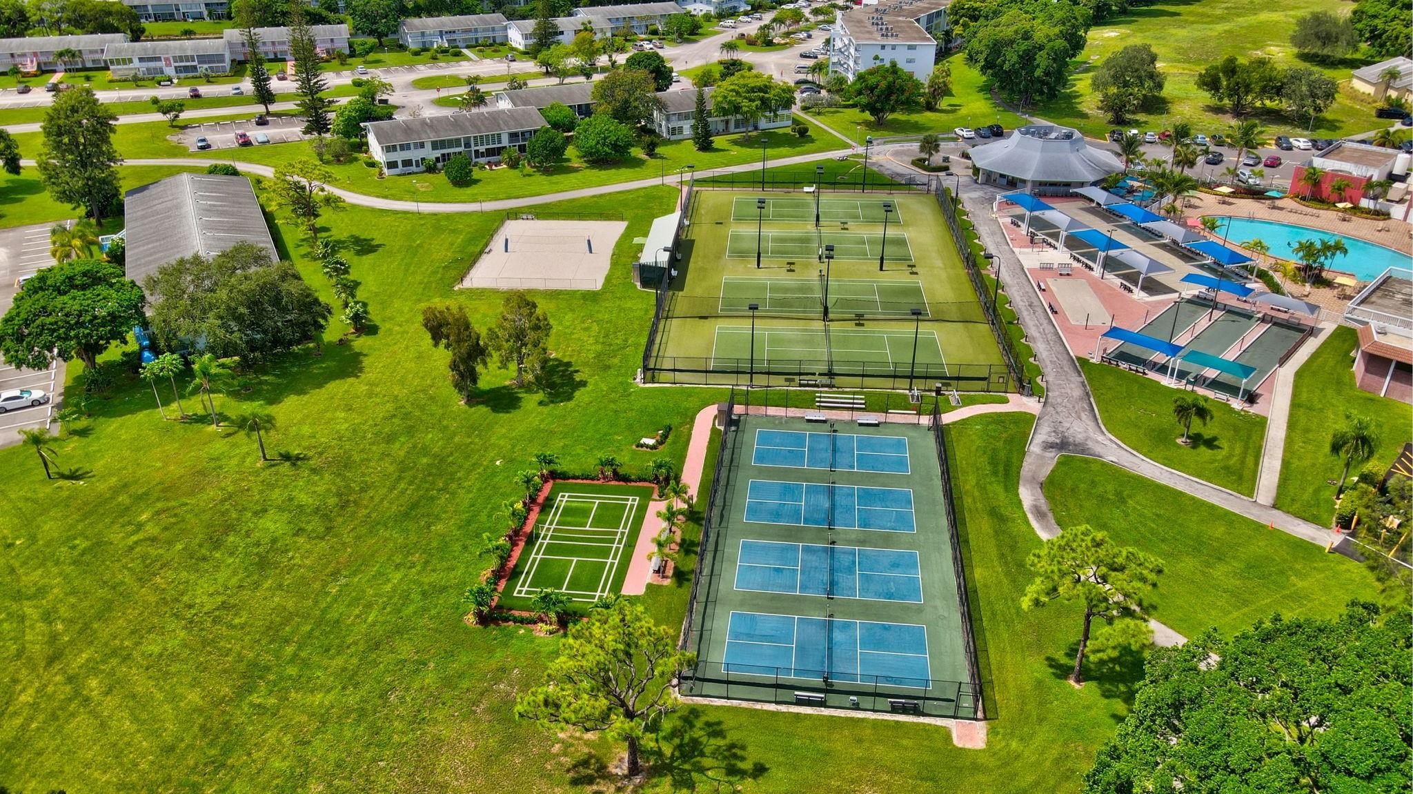 Photo for 327 Farnham P, 327, Deerfield Beach, FL 33442 - Listing #FX-10506185 327 Farnham P, 327, Deerfield Beach, FL 33442