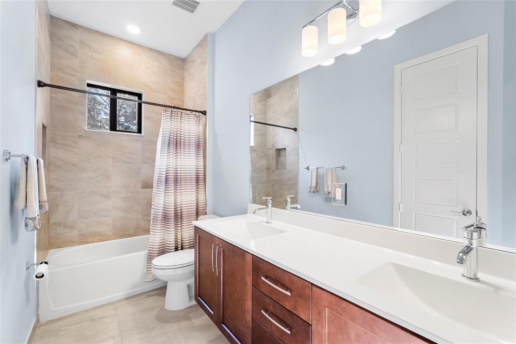 Photo for 10410 S Lago Vista Circle, Parkland, FL 33076 - Listing #FX-10434740 10410 S Lago Vista Circle, Parkland, FL 33076