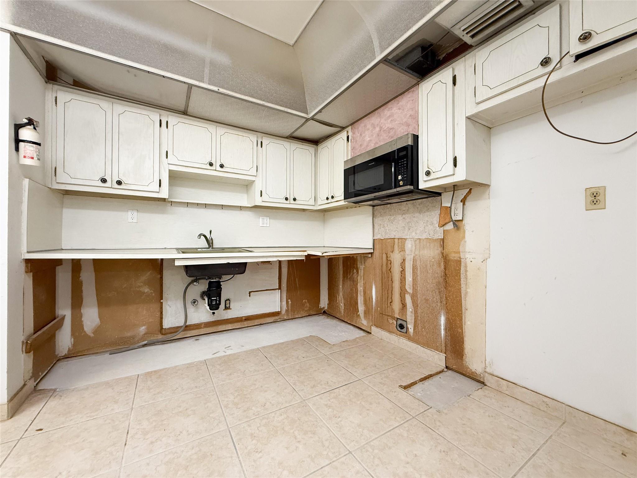 1401 S Ocean Drive 405, Hollywood, FL 33019