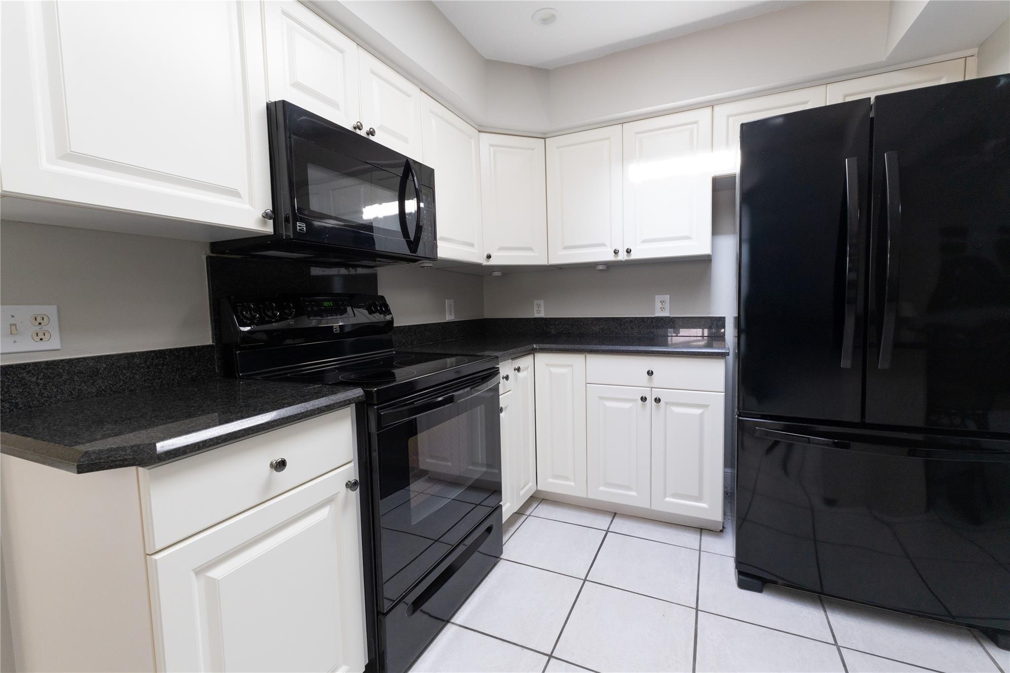 Window with a counter in Pool Outdoor seating
