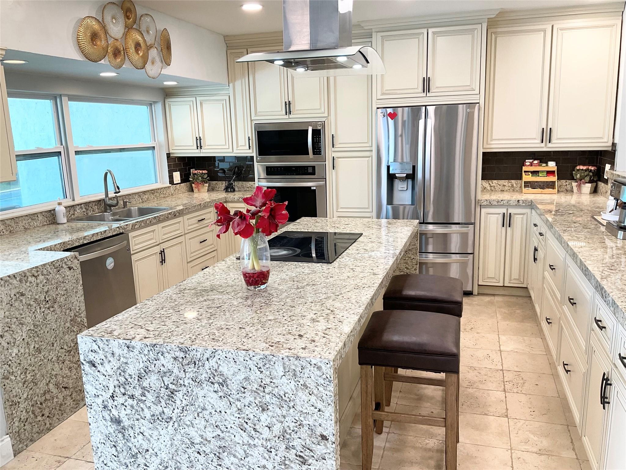 10477 NW 4th Street, Coral Springs, FL 33071