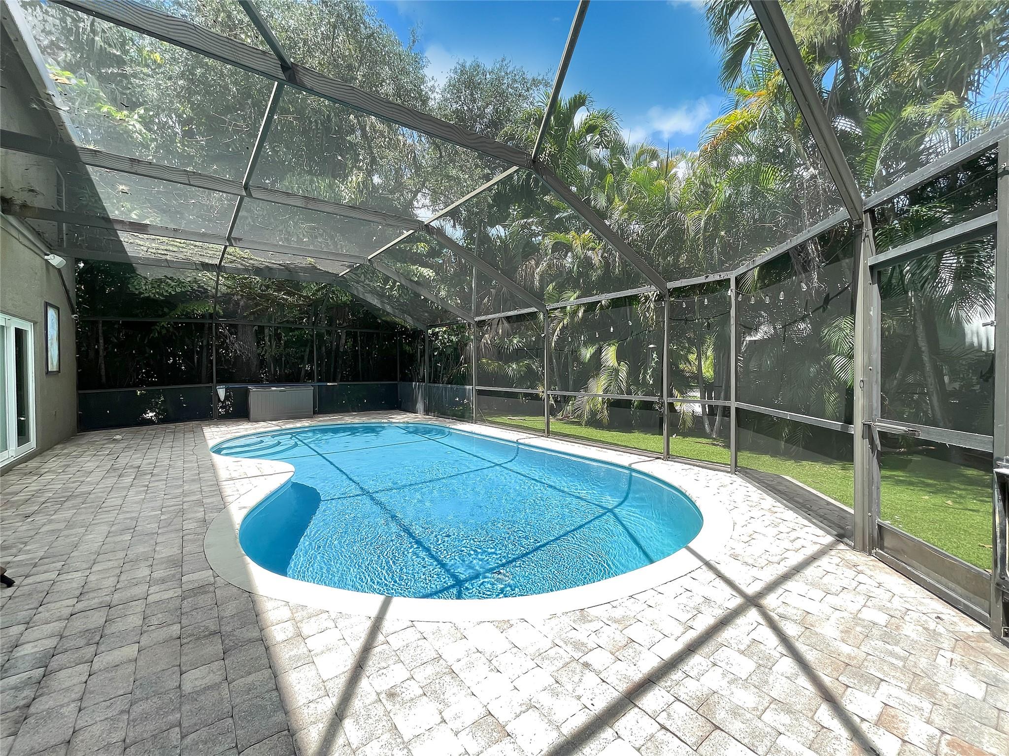 7501 Red Bay Place, Coral Springs, FL 33065