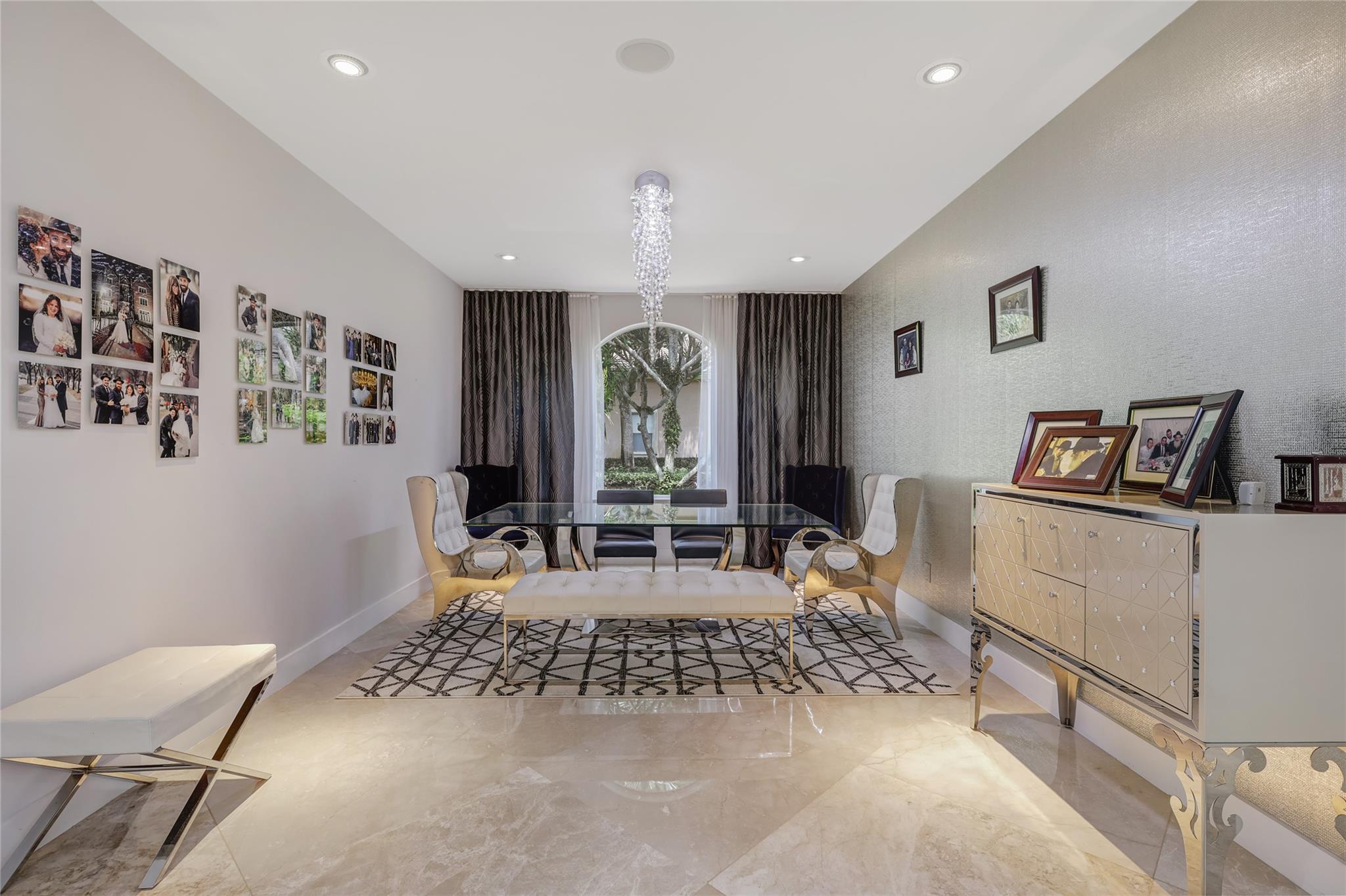 Photo for 10792 Pine Lodge Trail, Davie, FL 33328 - Listing #FX-10511577 10792 Pine Lodge Trail, Davie, FL 33328