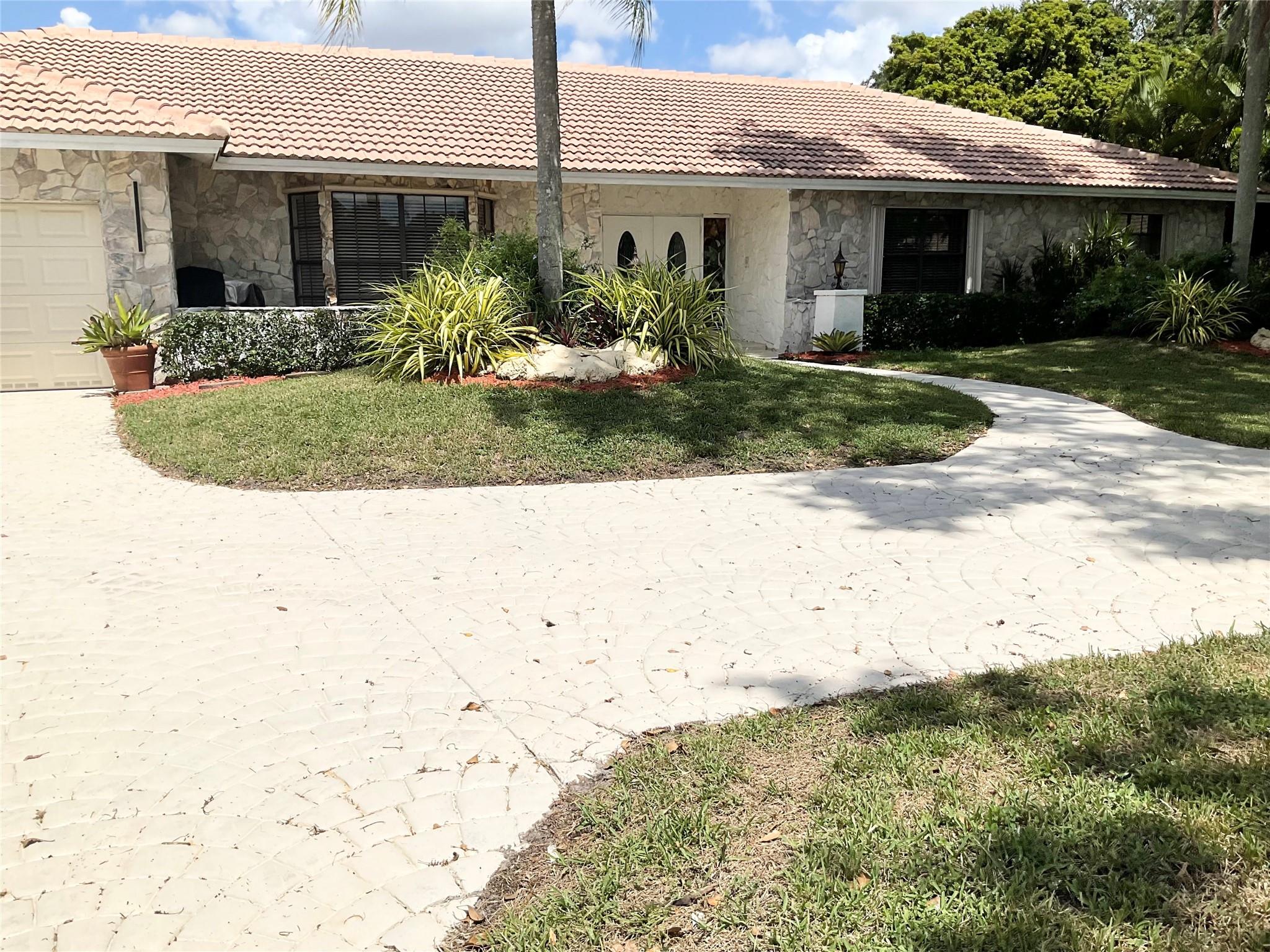 10477 NW 4th Street, Coral Springs, FL 33071