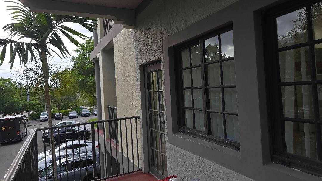 2801 Riverside Drive 208, Coral Springs, FL 33065