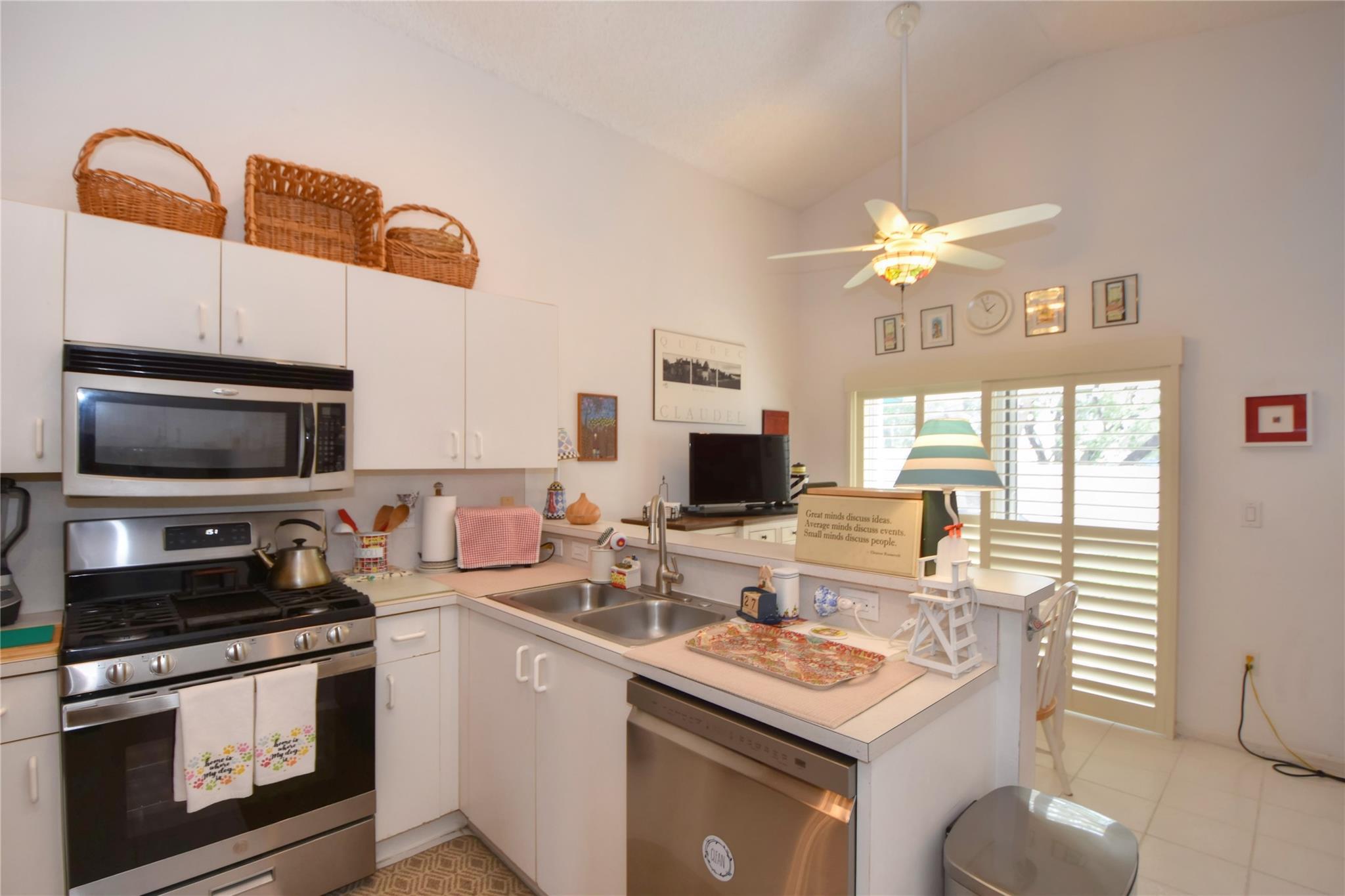 Photo for 98 Gables Boulevard, Weston, FL 33326 - Listing #FX-10506101 98 Gables Boulevard, Weston, FL 33326