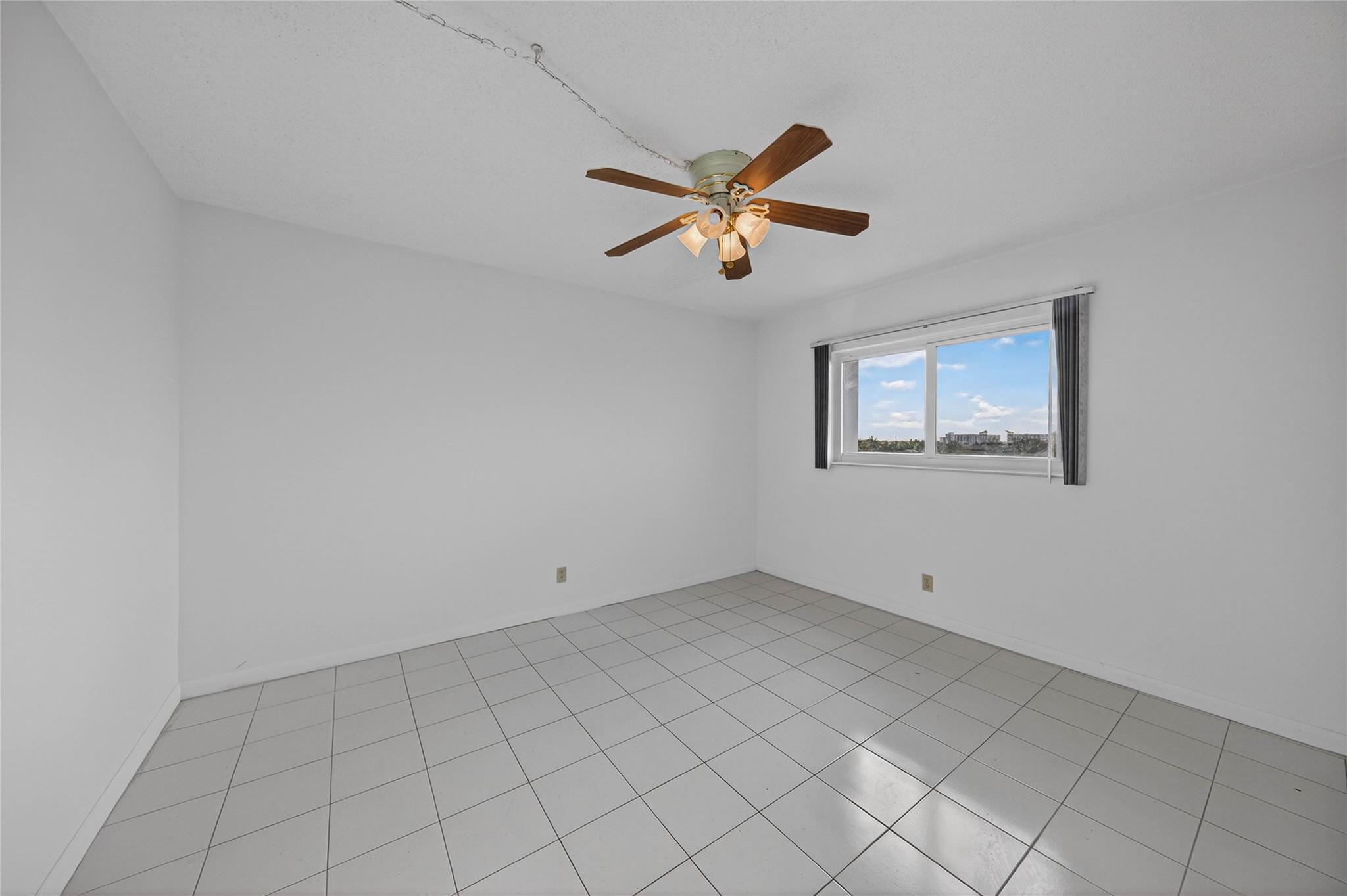 610 NE 12th Avenue 601, Hallandale Beach, FL 33009