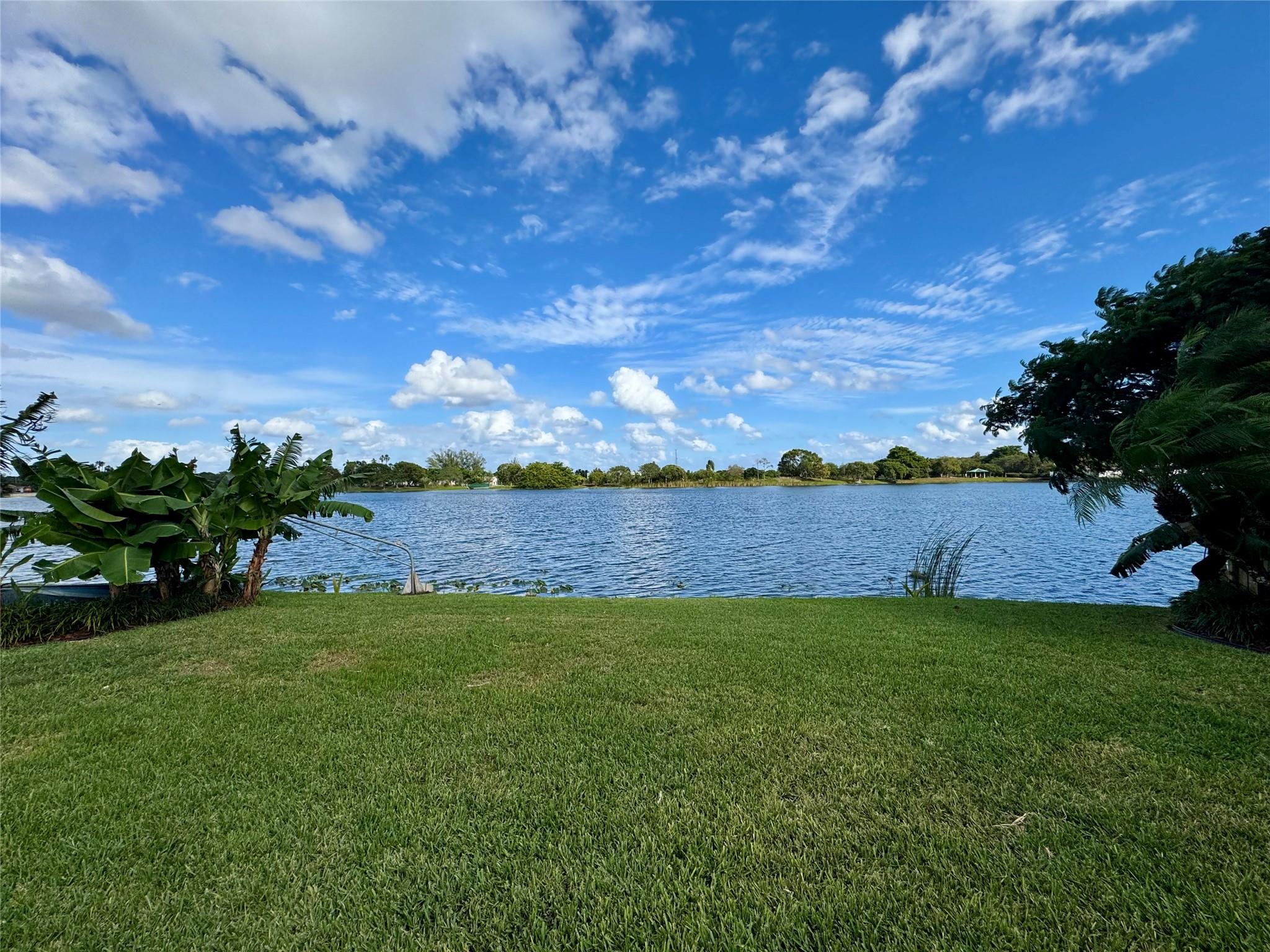Photo for 1780 NW 39th Place, Oakland Park, FL 33309 - listing #FX-10535603 1780 NW 39th Place, Oakland Park, FL 33309