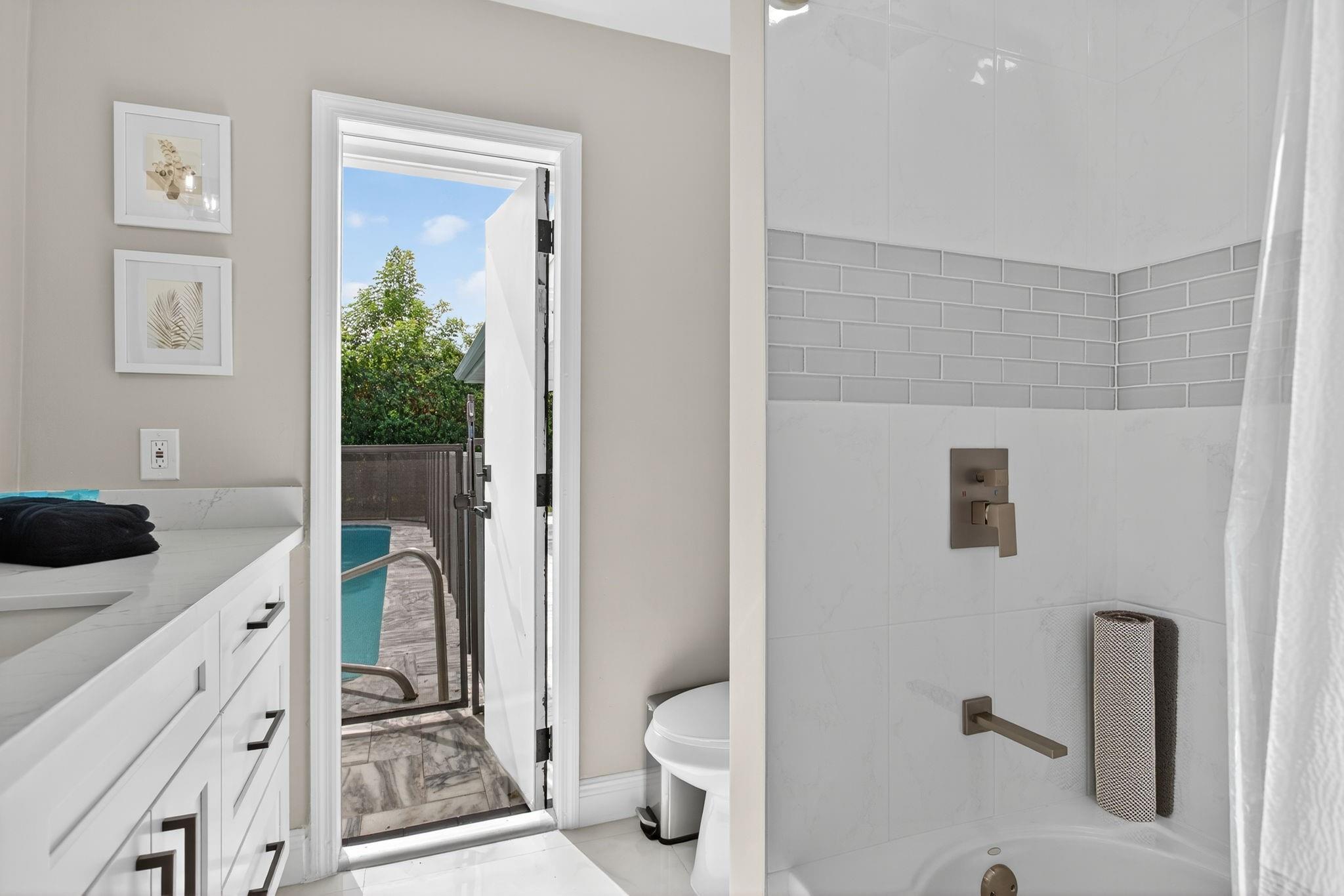 2421 NW 114th Avenue, Coral Springs, FL 33065