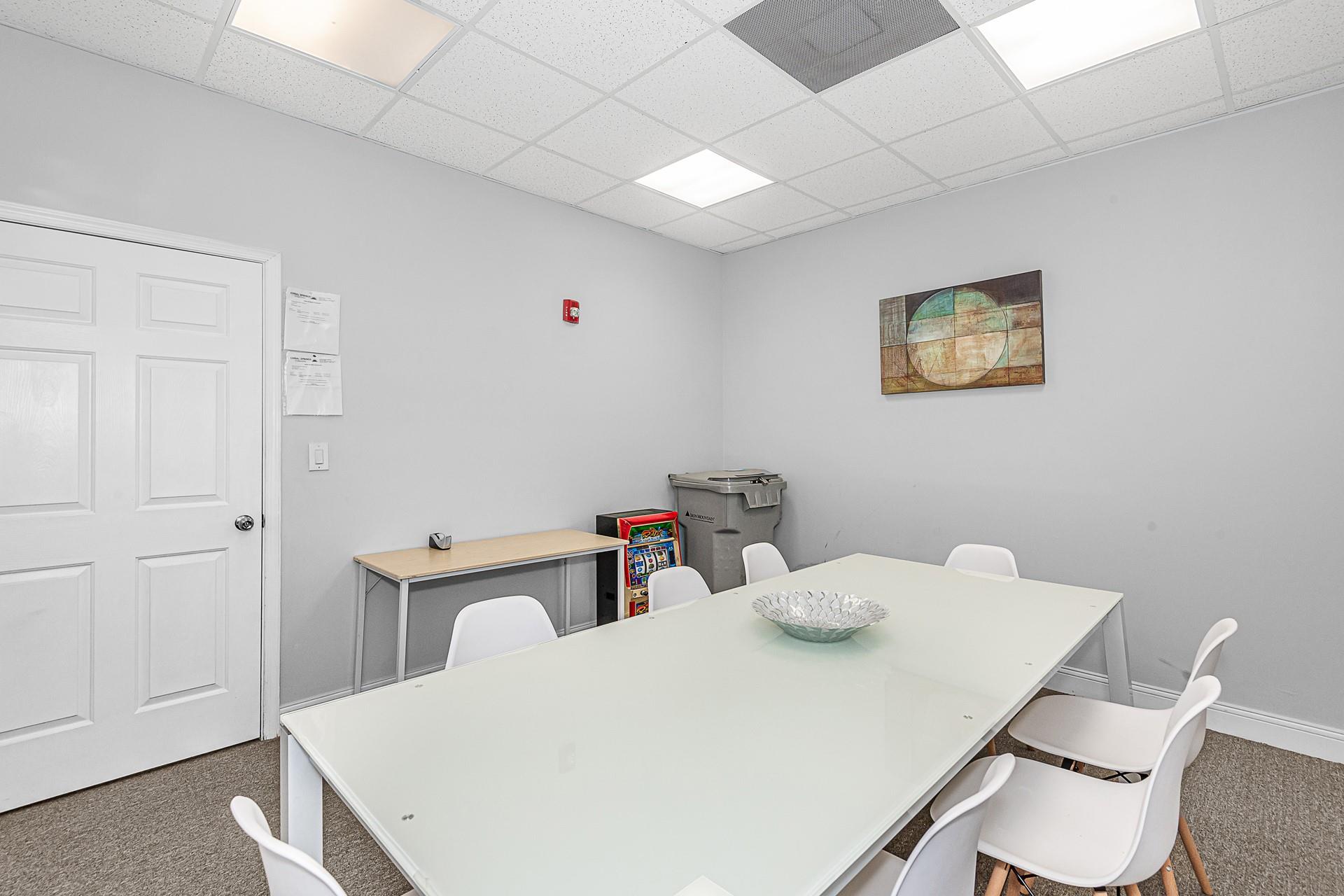 7301 Wiles Road 203, Coral Springs, FL 33067