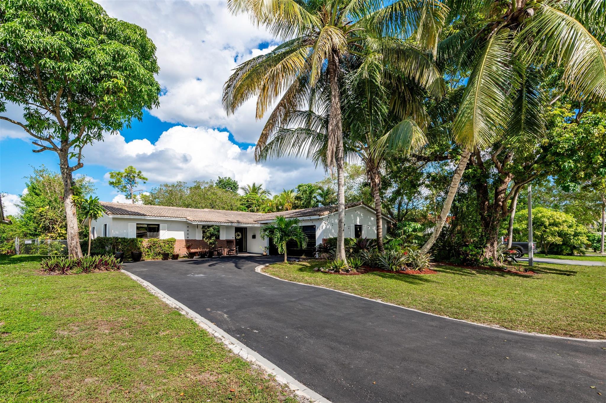 7509 NW 40th Place, Coral Springs, FL 33065