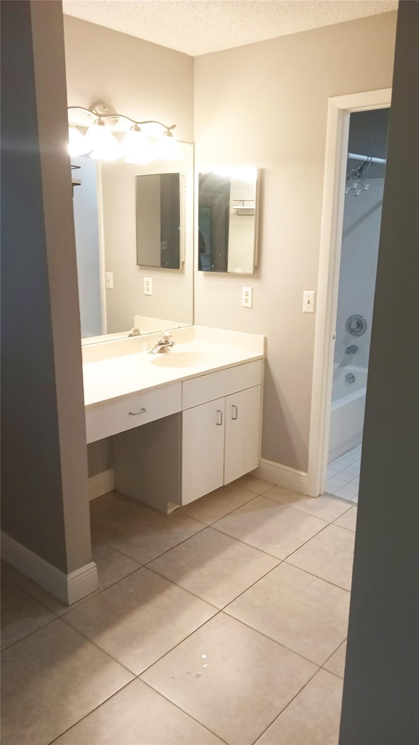 922 Coral Club Drive 922, Coral Springs, FL 33071