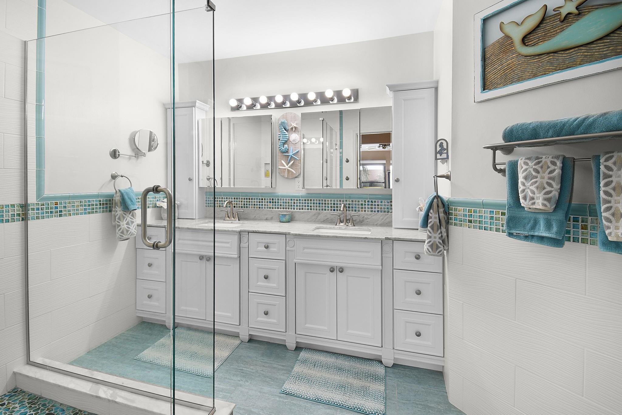 LUXURIOUS PRIMARY BATHROOM