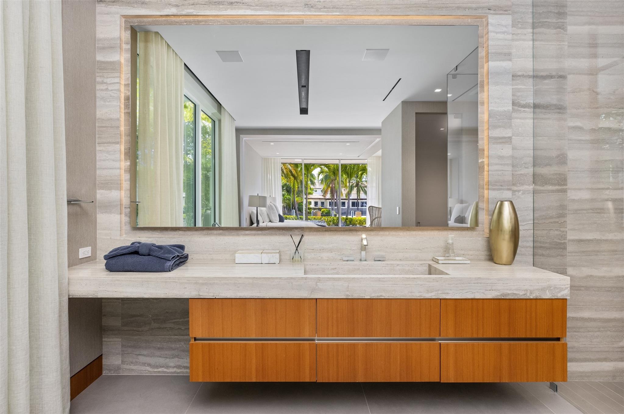 650 Royal Plaza Drive, Fort Lauderdale, FL 33301