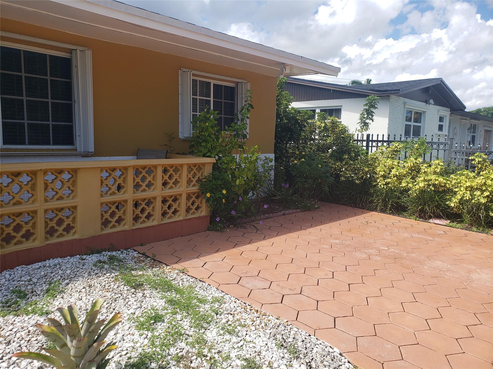 19720 NE 10th Court, Miami, FL 33179